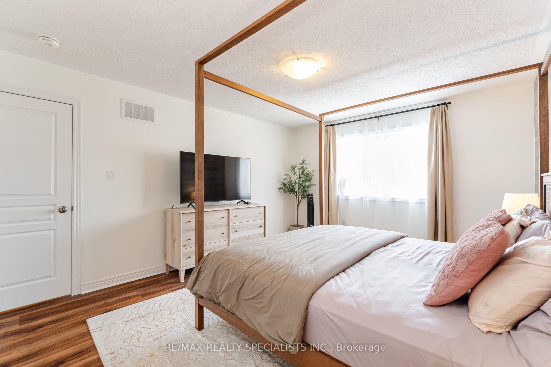 Photo 22 of 437 Silver Maple Road, Oakville, Joshua Meadows — HOMEH