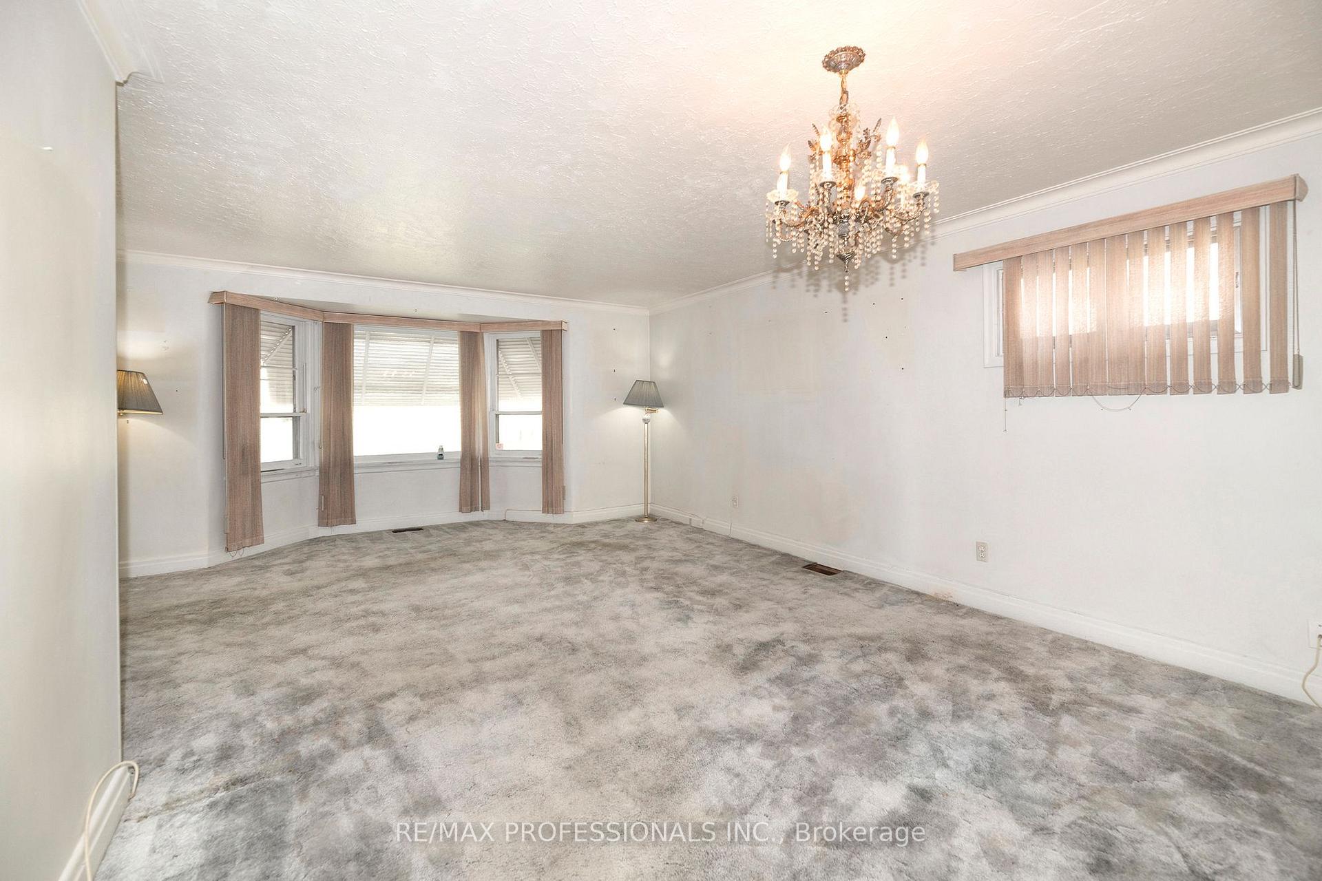Photo 7 of 79 Silverhill Drive, Etobicoke, Islington-City Centre West — HOMEH