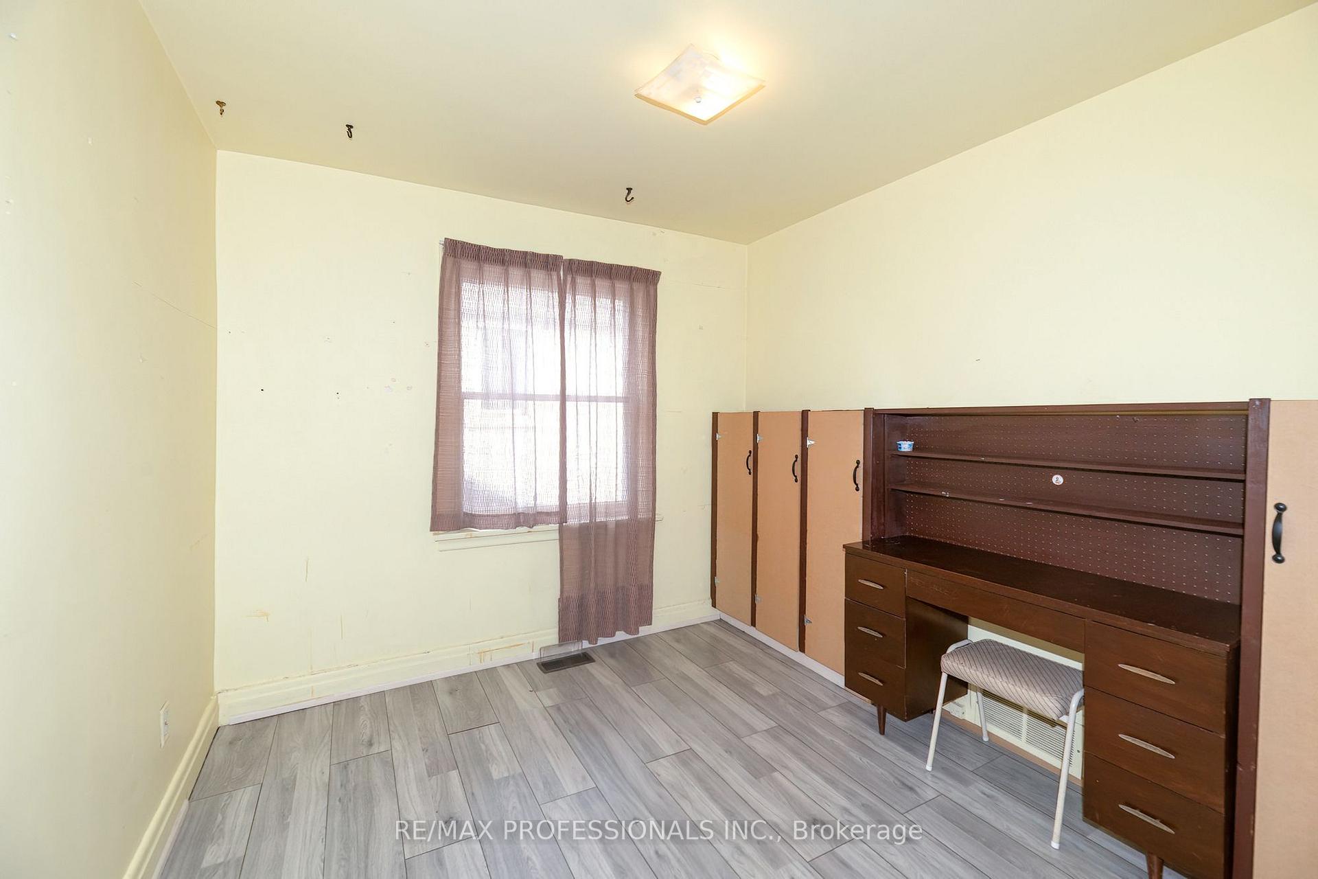 Photo 22 of 79 Silverhill Drive, Etobicoke, Islington-City Centre West — HOMEH