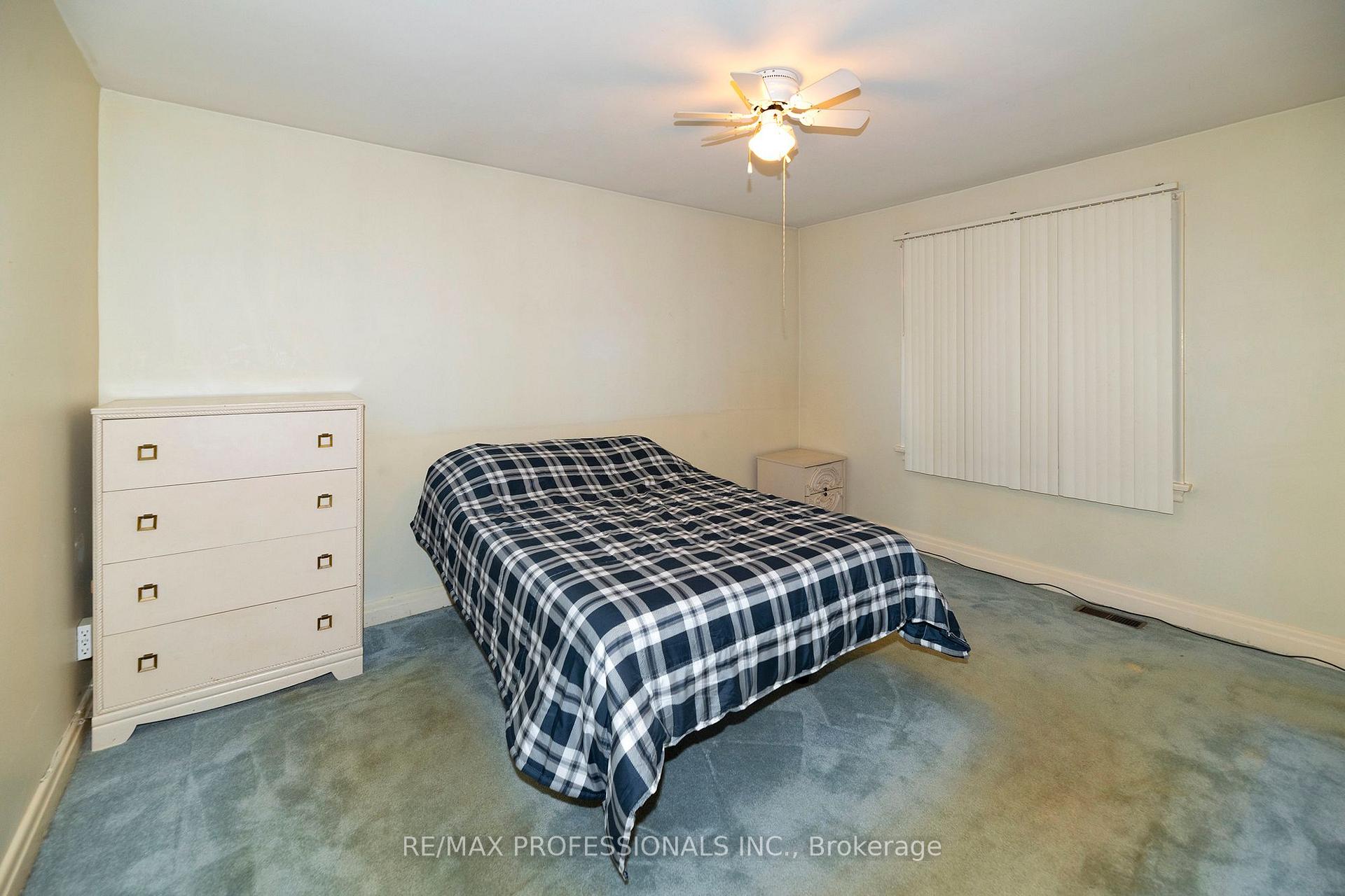 Photo 24 of 79 Silverhill Drive, Etobicoke, Islington-City Centre West — HOMEH