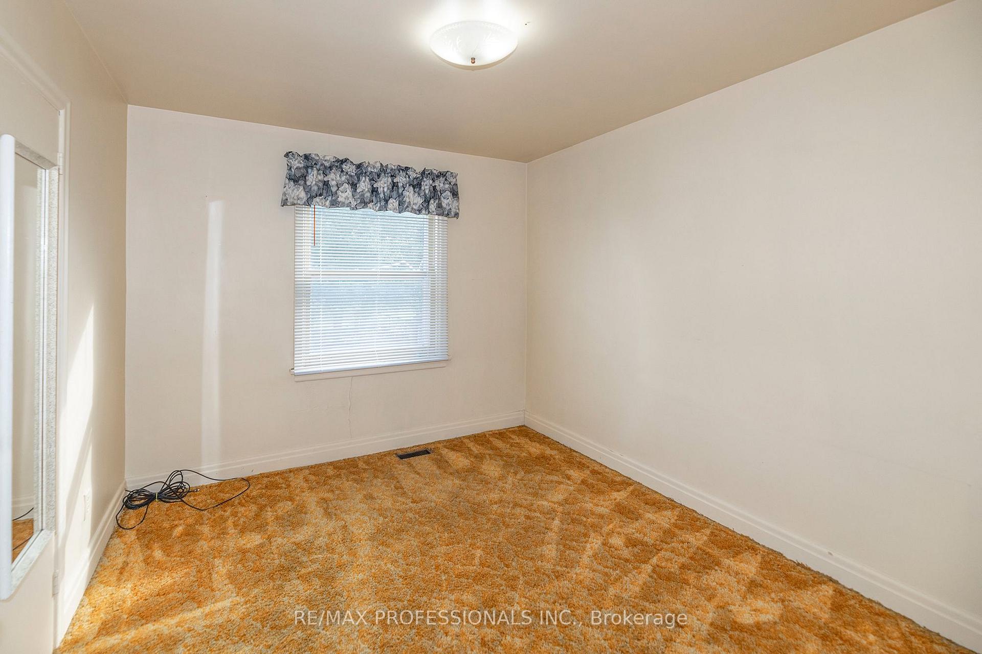 Photo 27 of 79 Silverhill Drive, Etobicoke, Islington-City Centre West — HOMEH