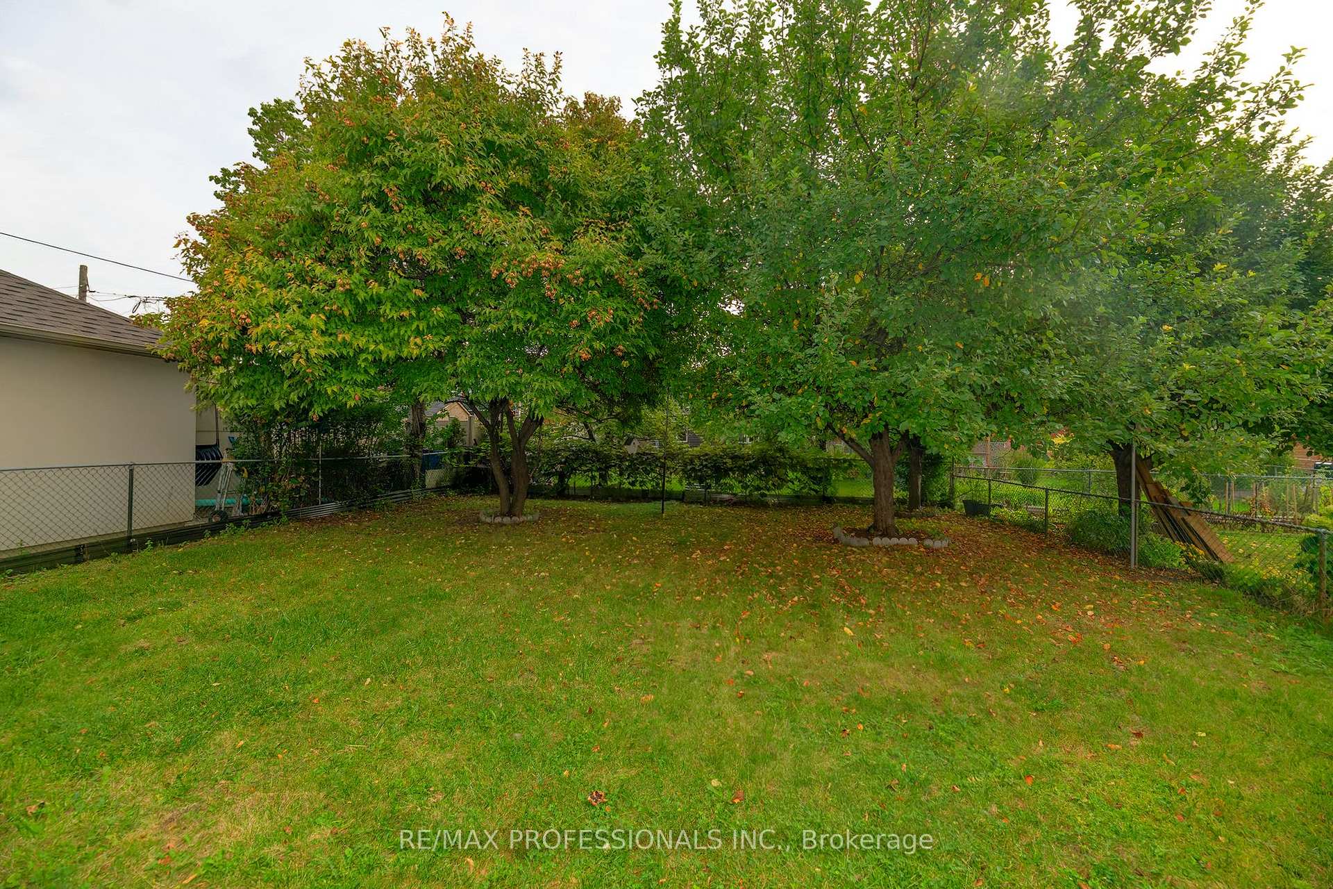 Photo 31 of 79 Silverhill Drive, Etobicoke, Islington-City Centre West — HOMEH