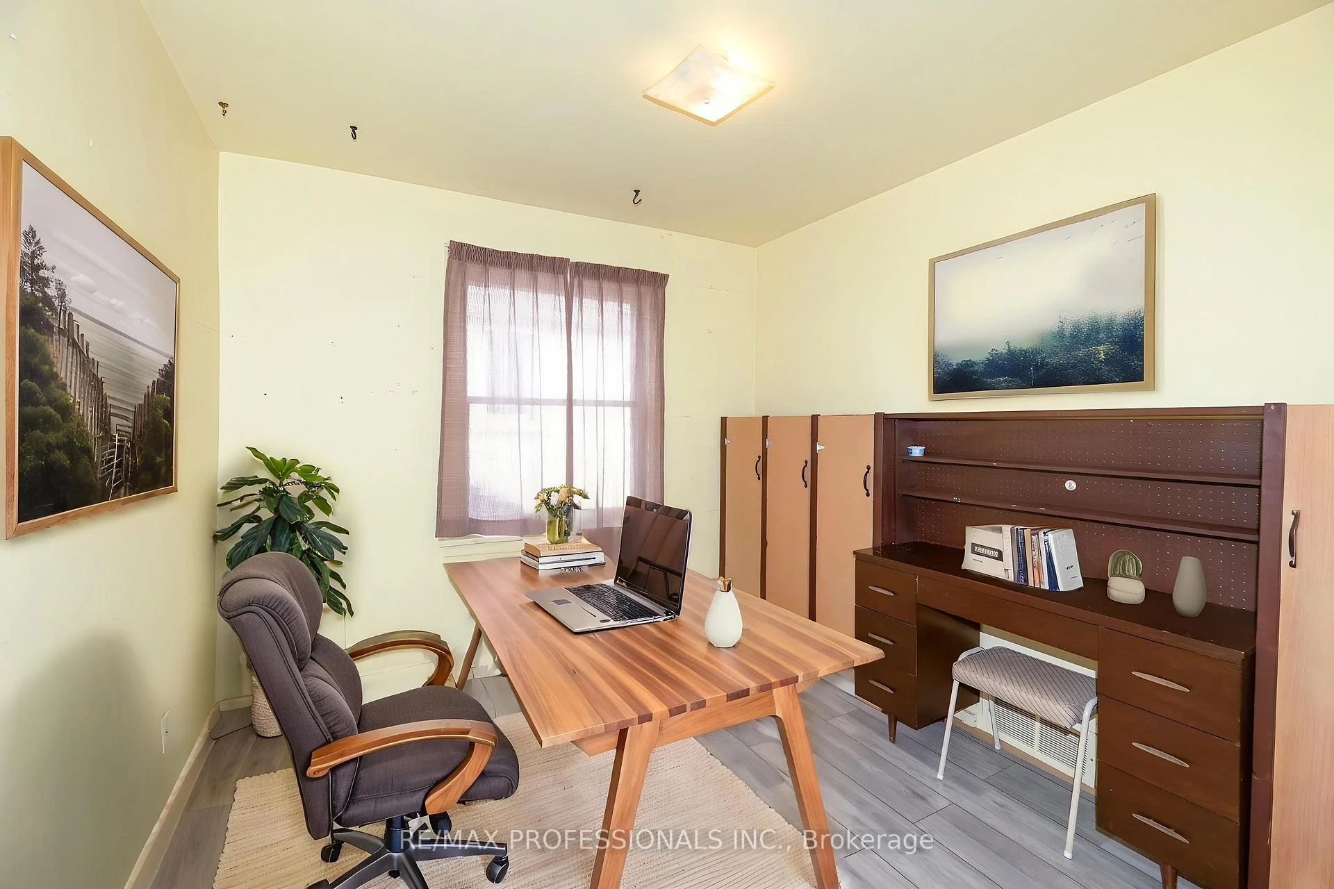 Photo 13 of 79 Silverhill Drive, Etobicoke, Islington-City Centre West — HOMEH