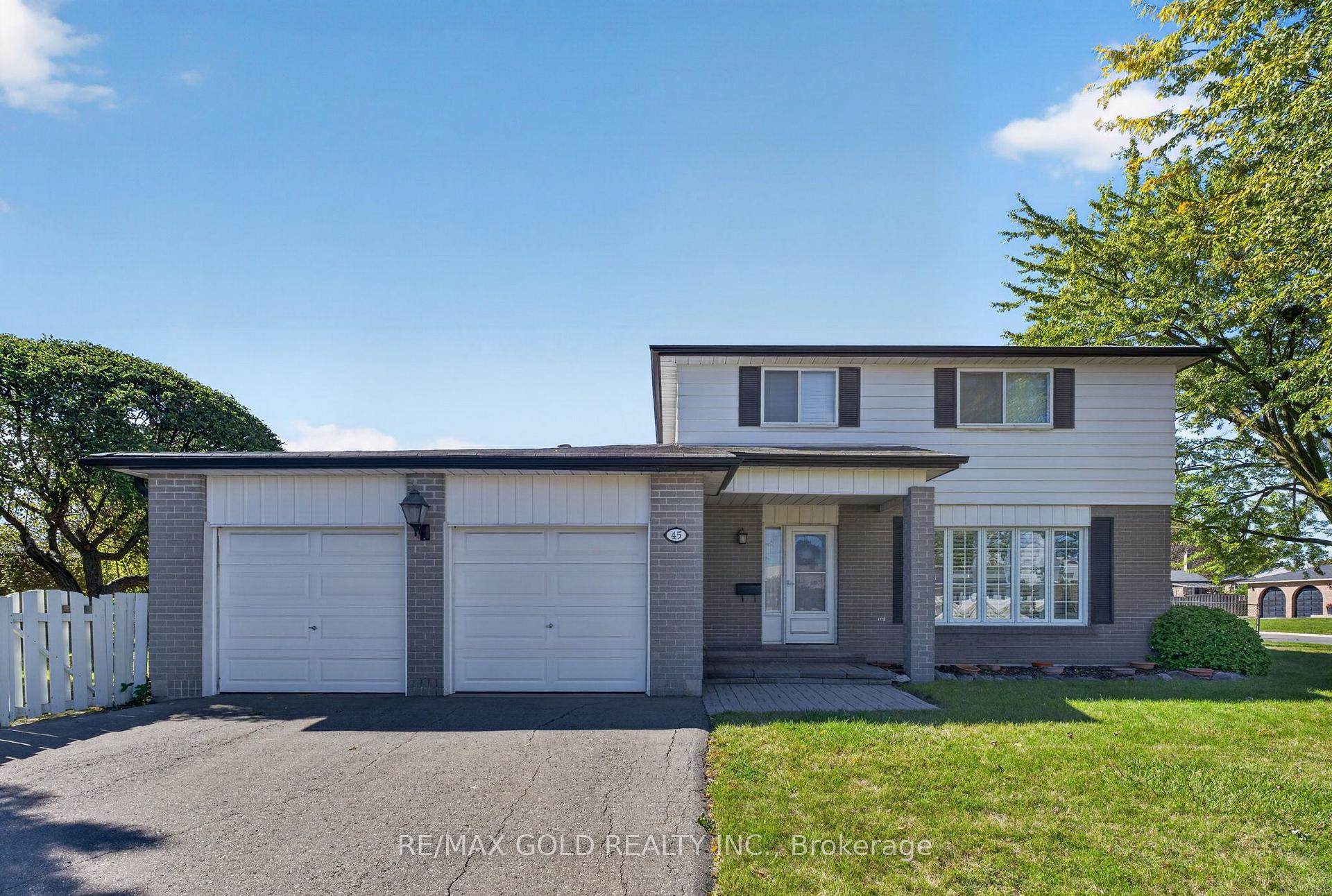 Photo 3 of 45 Fidelia Crescent, Brampton, Southgate — HOMEH