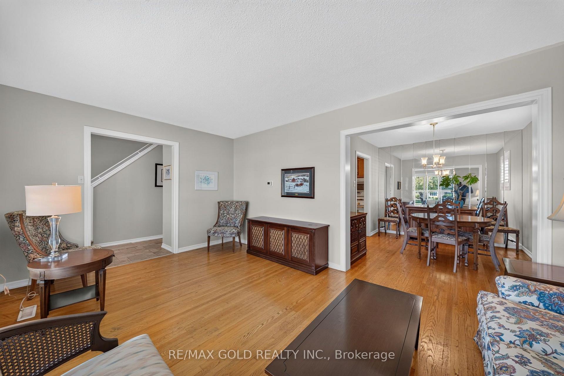 Photo 11 of 45 Fidelia Crescent, Brampton, Southgate — HOMEH