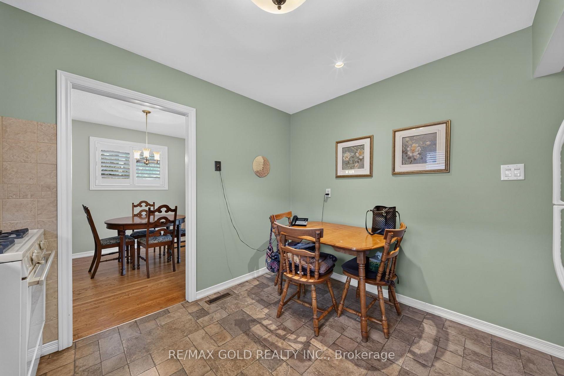 Photo 19 of 45 Fidelia Crescent, Brampton, Southgate — HOMEH