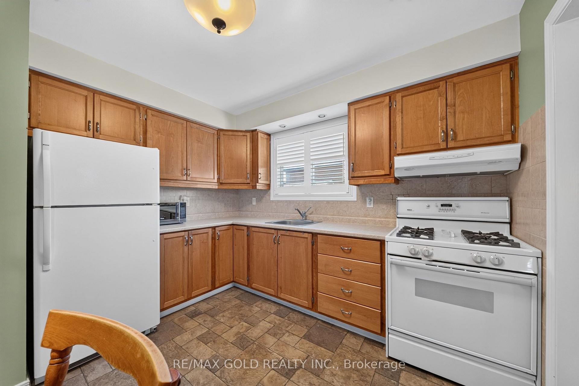 Photo 20 of 45 Fidelia Crescent, Brampton, Southgate — HOMEH