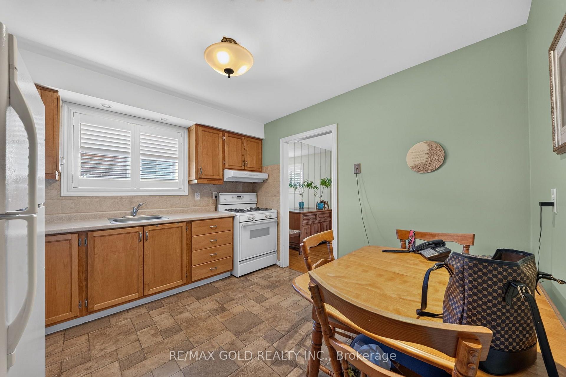 Photo 21 of 45 Fidelia Crescent, Brampton, Southgate — HOMEH