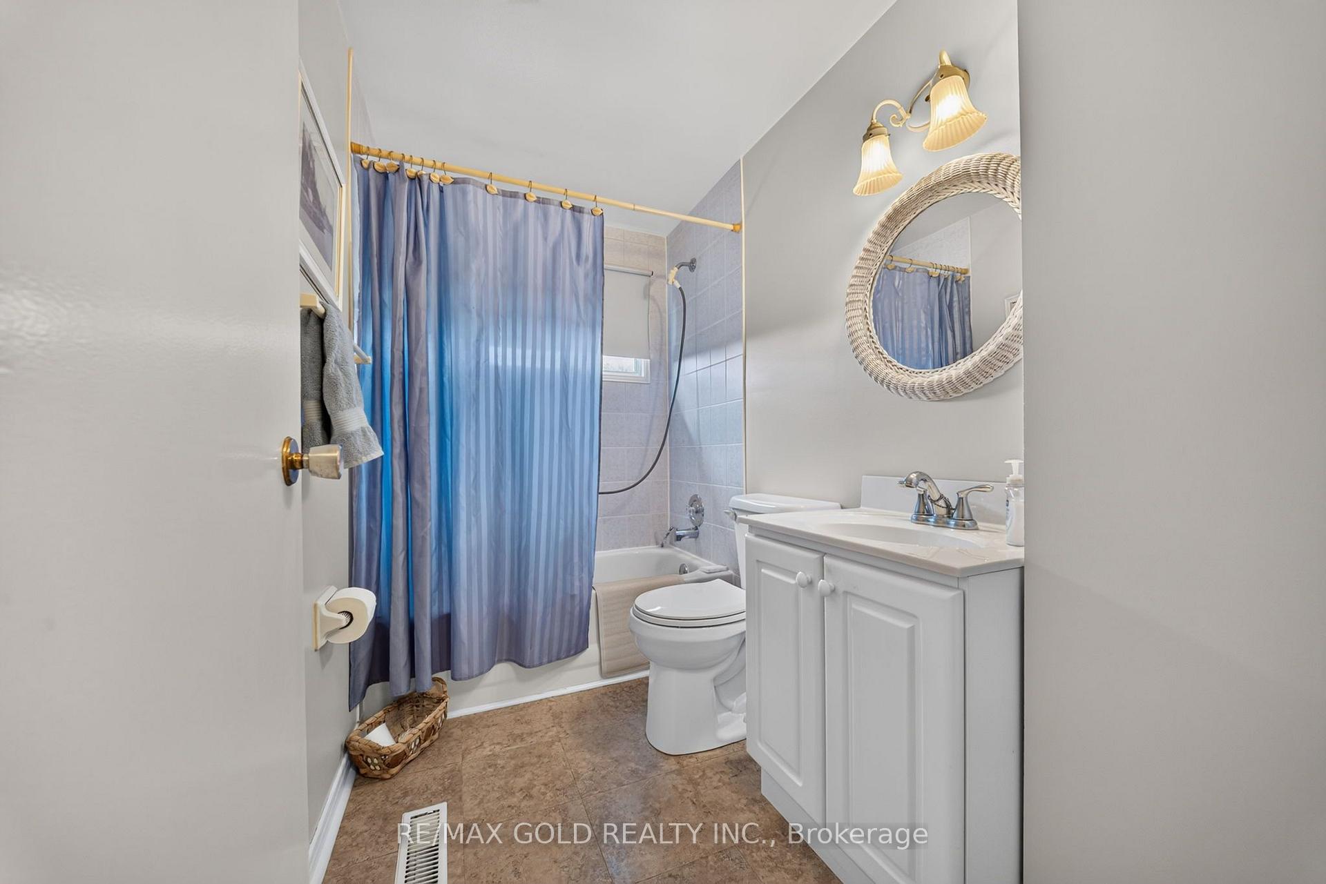 Photo 31 of 45 Fidelia Crescent, Brampton, Southgate — HOMEH