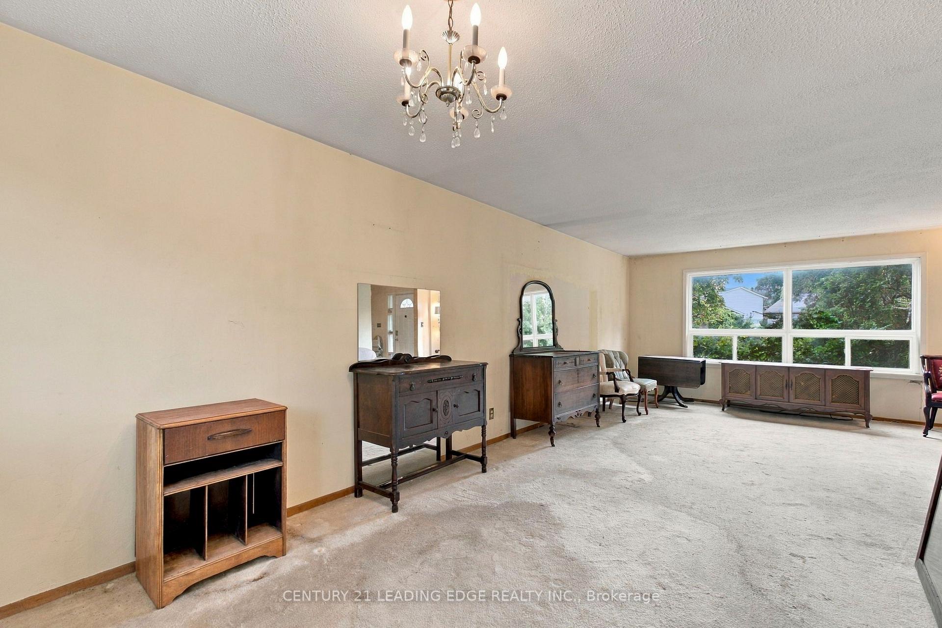 Photo 6 of 18 Kentish Crescent, Scarborough, Agincourt South-Malvern West — HOMEH