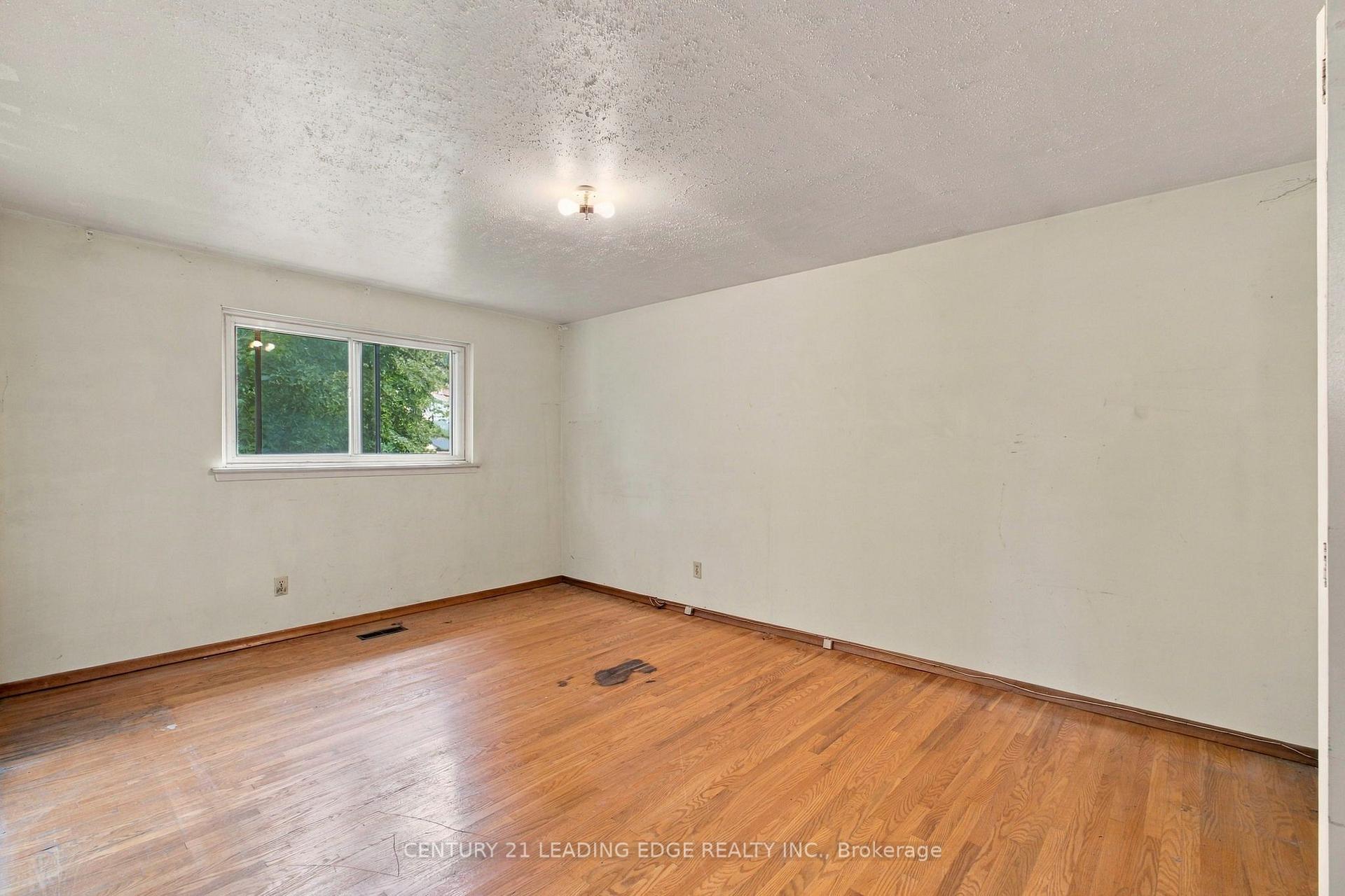 Photo 16 of 18 Kentish Crescent, Scarborough, Agincourt South-Malvern West — HOMEH