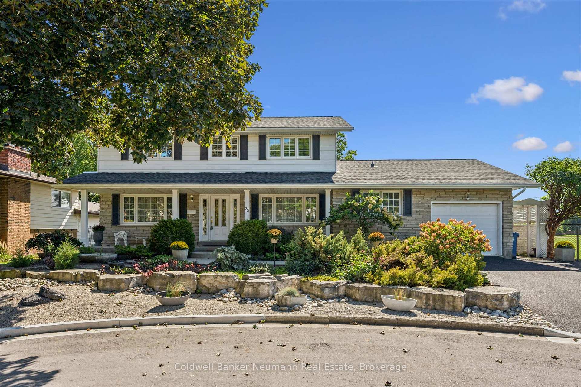 Photo 2 of 26 Maplewood Drive, Guelph, Dovercliffe Park/Old University — HOMEH