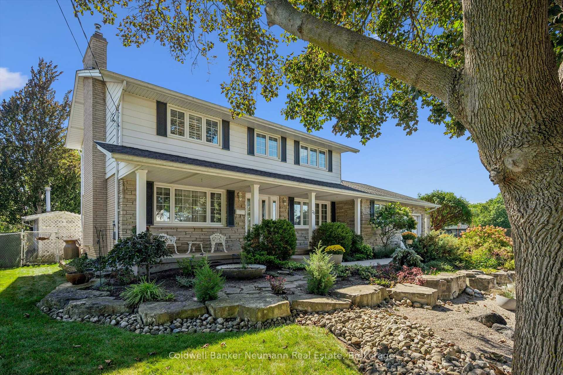 Photo 3 of 26 Maplewood Drive, Guelph, Dovercliffe Park/Old University — HOMEH