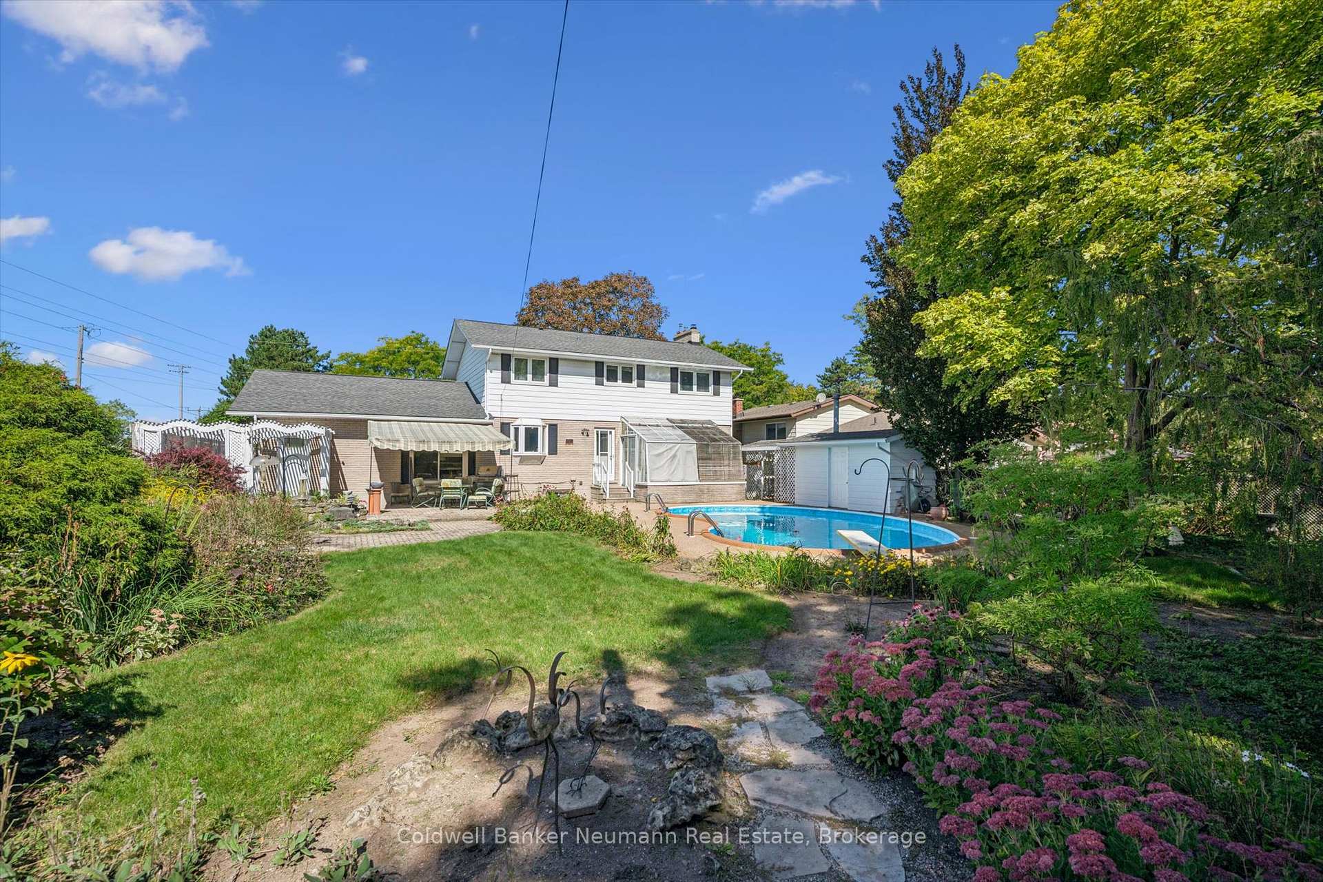 Photo 4 of 26 Maplewood Drive, Guelph, Dovercliffe Park/Old University — HOMEH