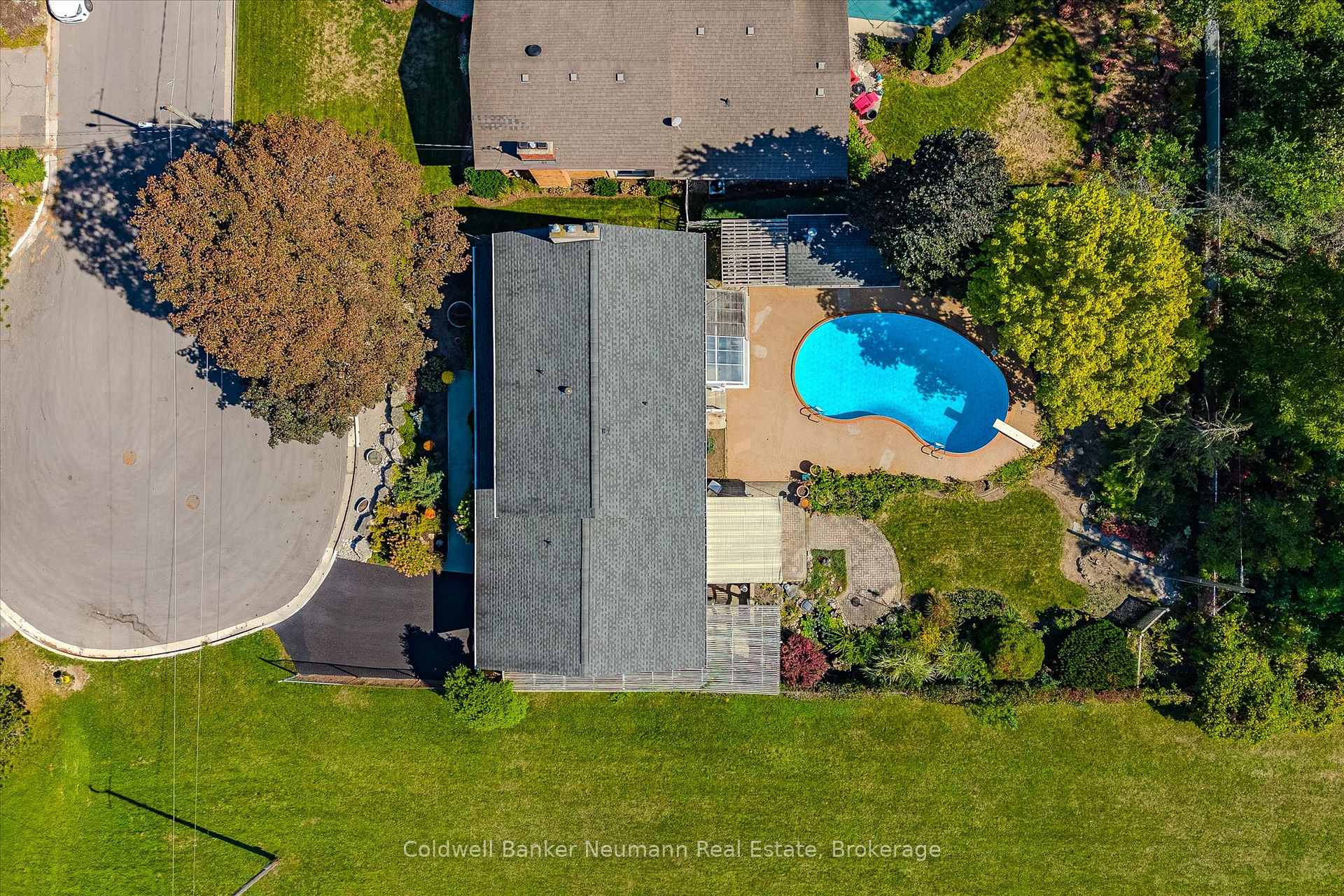 Photo 9 of 26 Maplewood Drive, Guelph, Dovercliffe Park/Old University — HOMEH