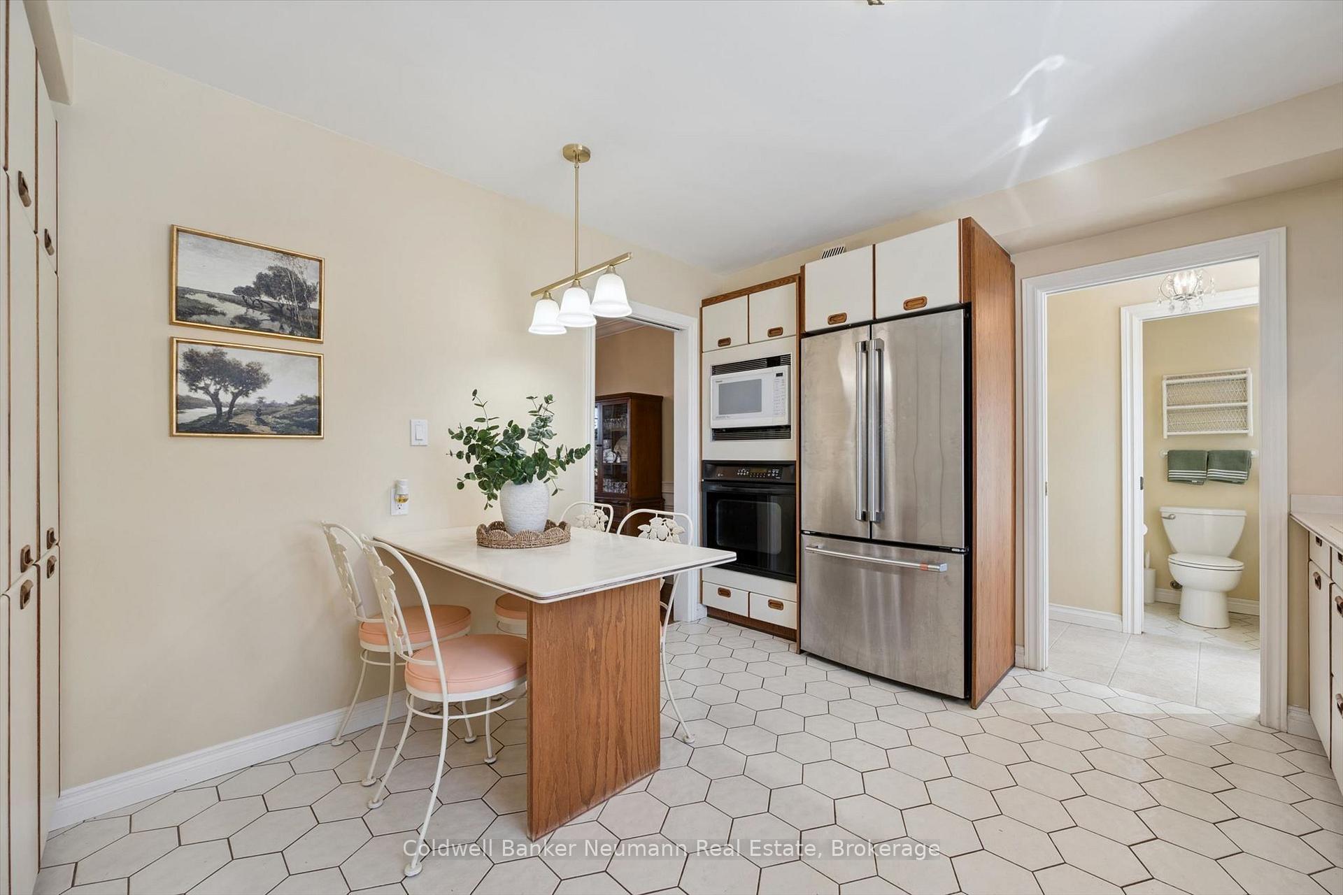 Photo 16 of 26 Maplewood Drive, Guelph, Dovercliffe Park/Old University — HOMEH