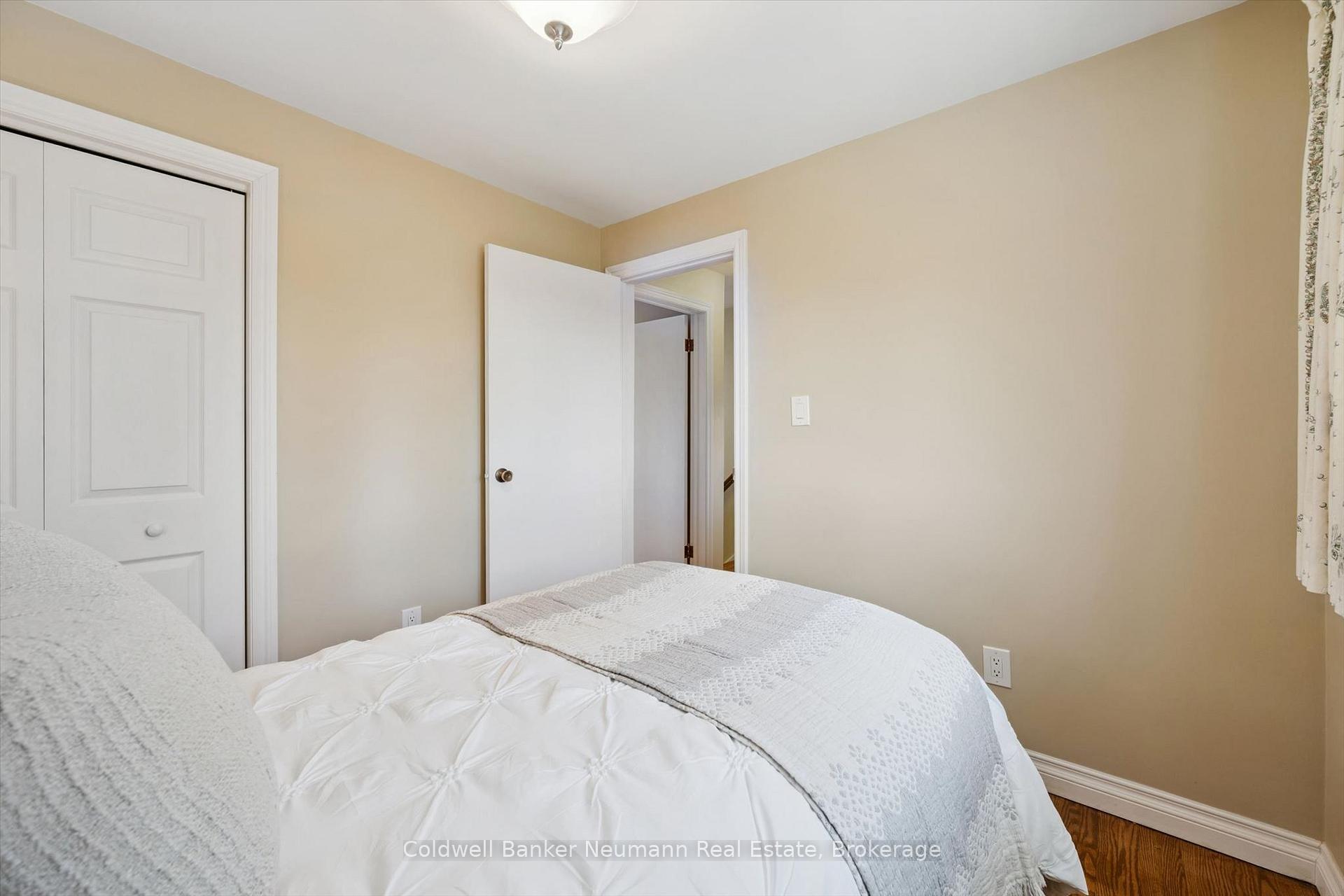 Photo 28 of 26 Maplewood Drive, Guelph, Dovercliffe Park/Old University — HOMEH