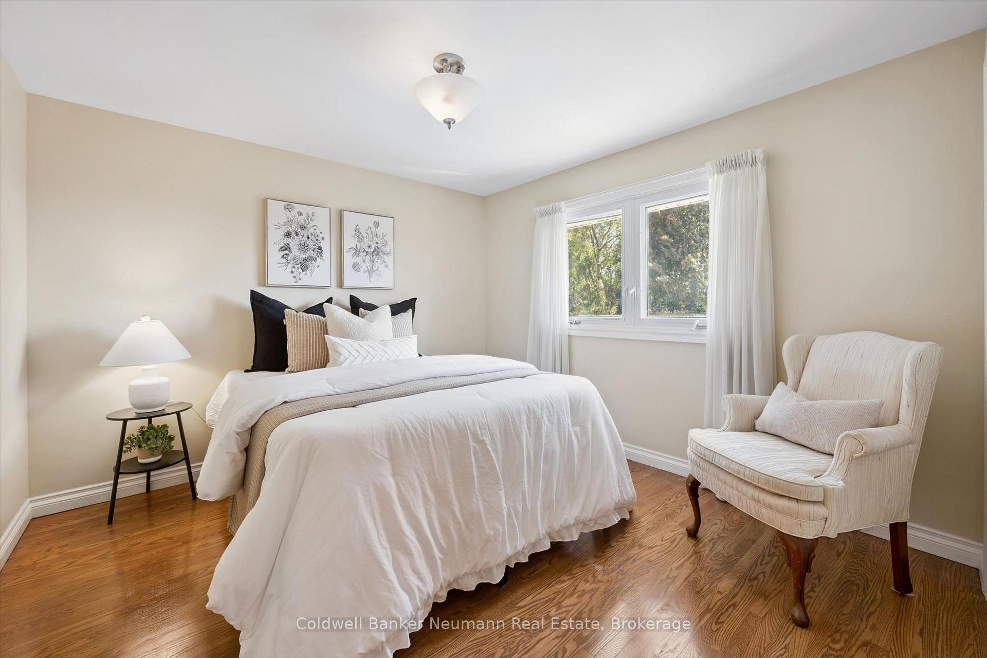 Photo 31 of 26 Maplewood Drive, Guelph, Dovercliffe Park/Old University — HOMEH