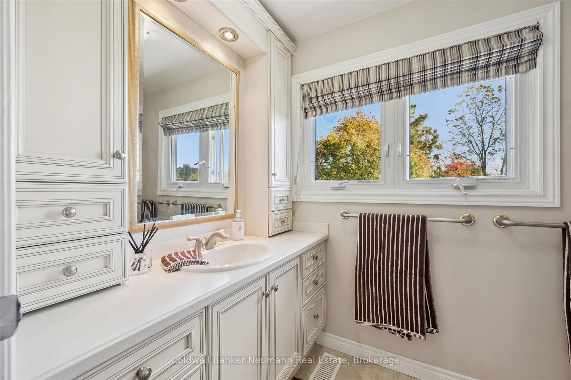 Photo 33 of 26 Maplewood Drive, Guelph, Dovercliffe Park/Old University — HOMEH