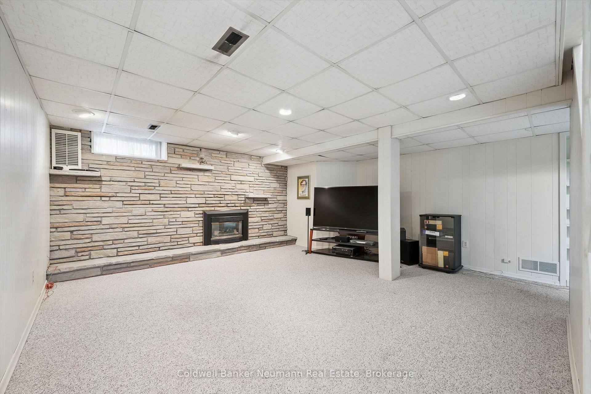 Photo 38 of 26 Maplewood Drive, Guelph, Dovercliffe Park/Old University — HOMEH