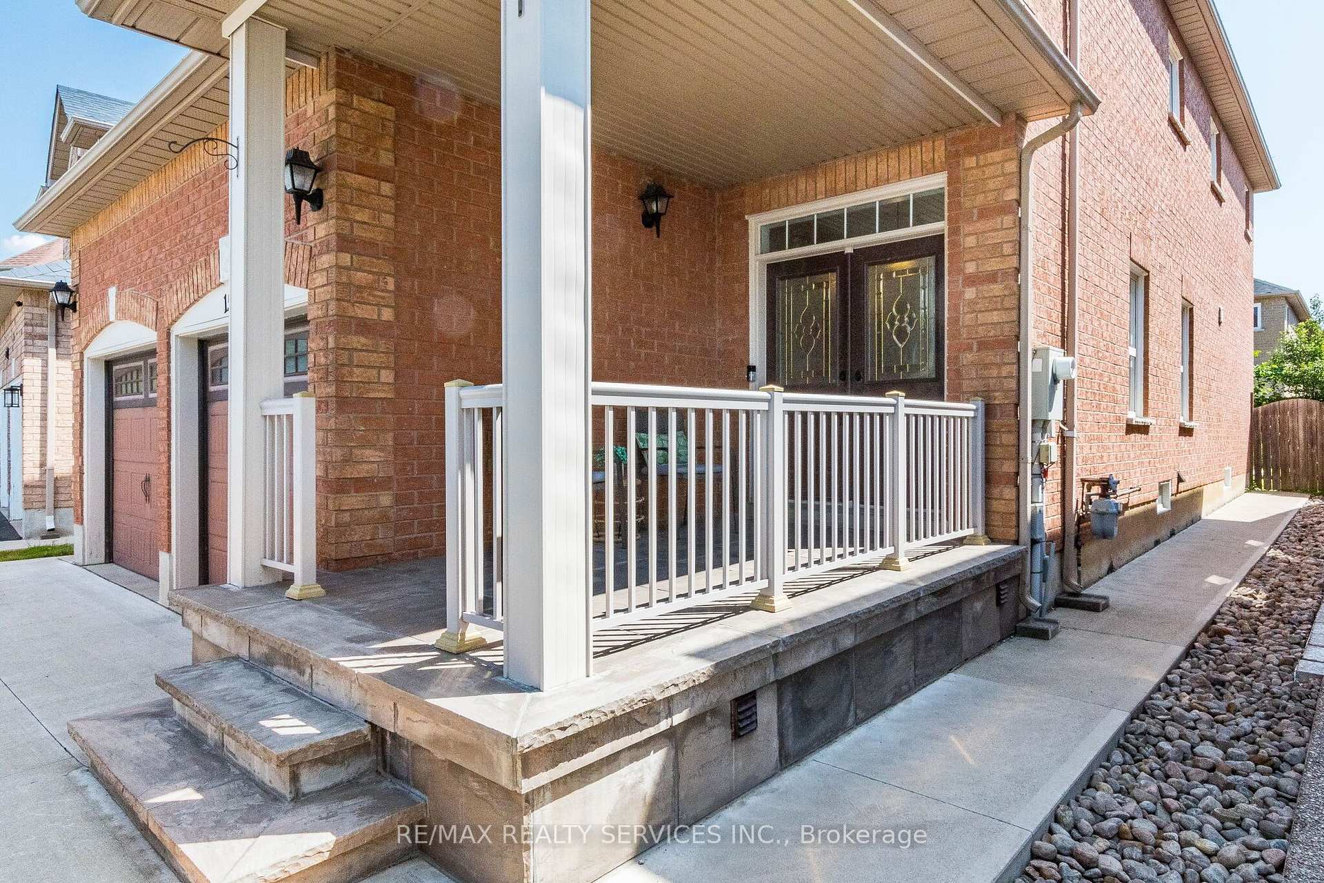 Photo 4 of 151 Fairhill Avenue, Brampton, Fletcher's Meadow — HOMEH