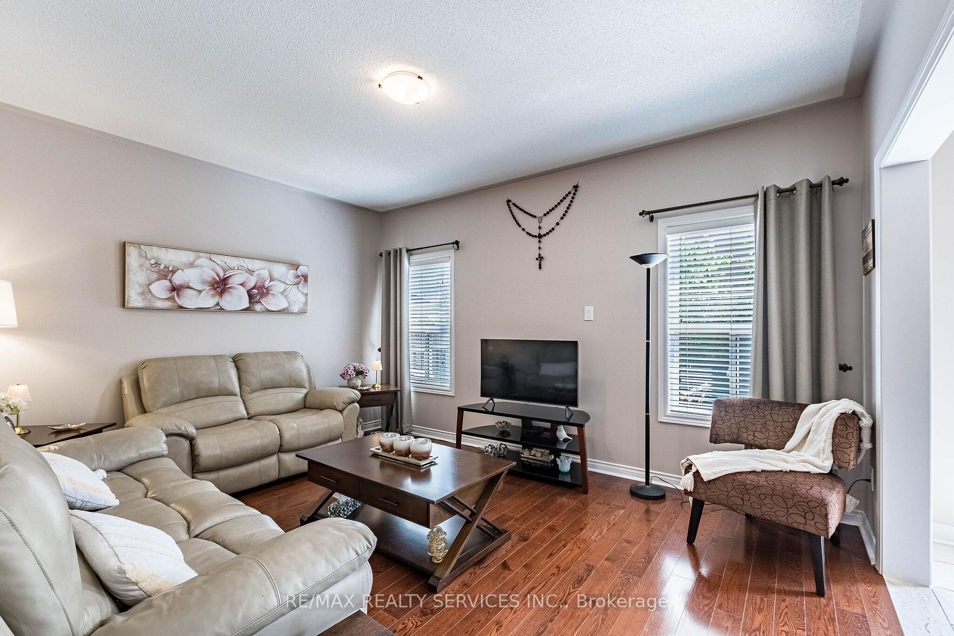 Photo 14 of 151 Fairhill Avenue, Brampton, Fletcher's Meadow — HOMEH