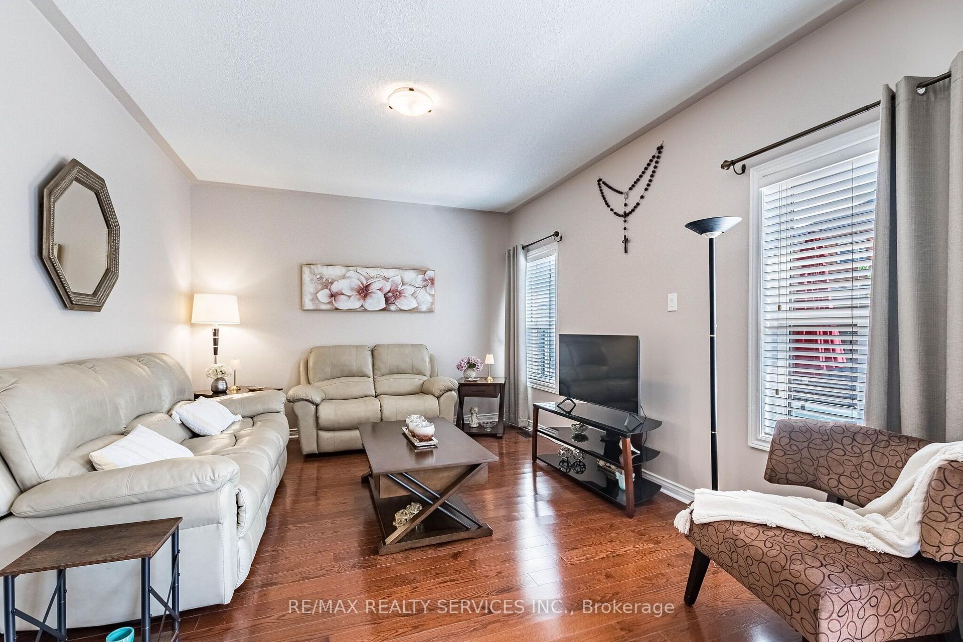 Photo 15 of 151 Fairhill Avenue, Brampton, Fletcher's Meadow — HOMEH
