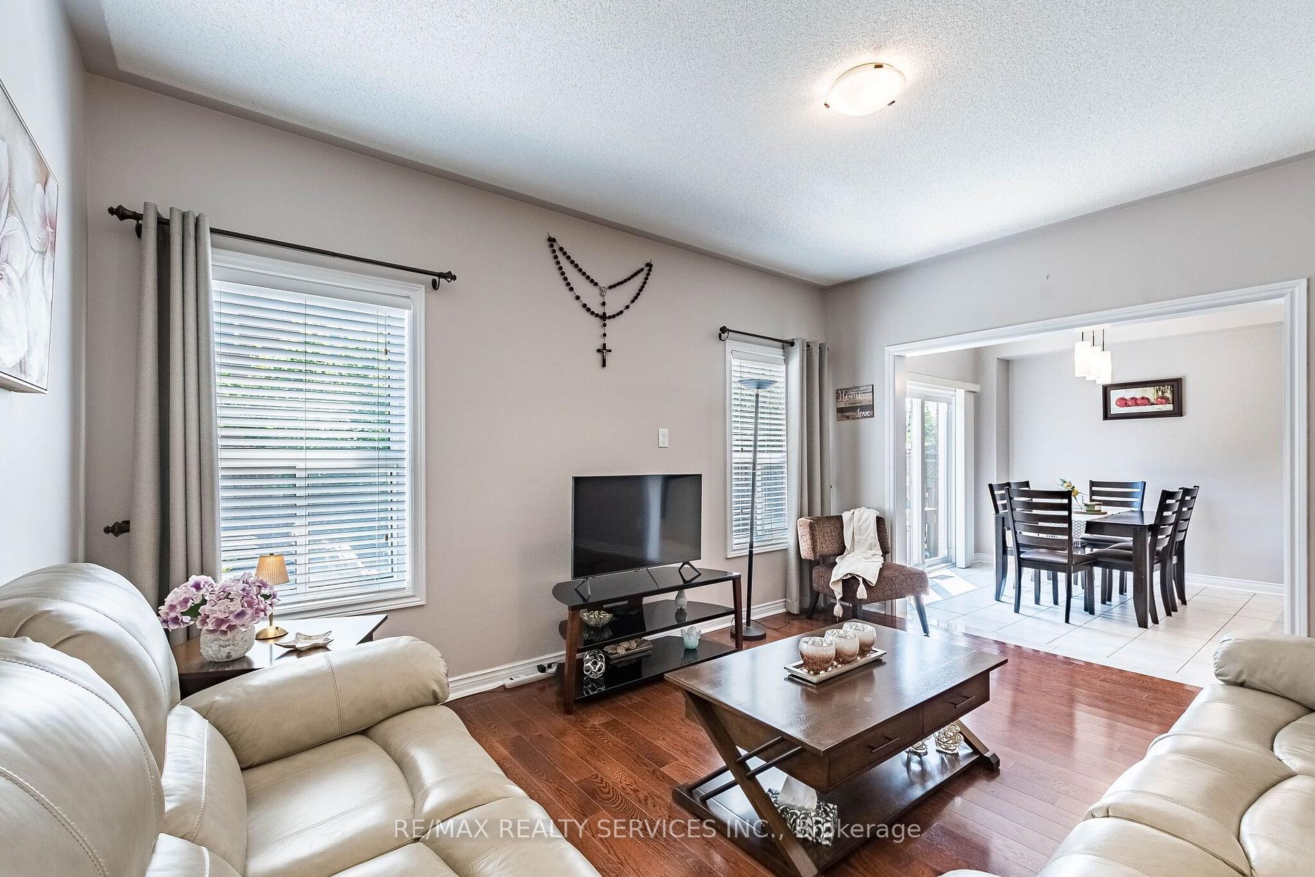 Photo 16 of 151 Fairhill Avenue, Brampton, Fletcher's Meadow — HOMEH