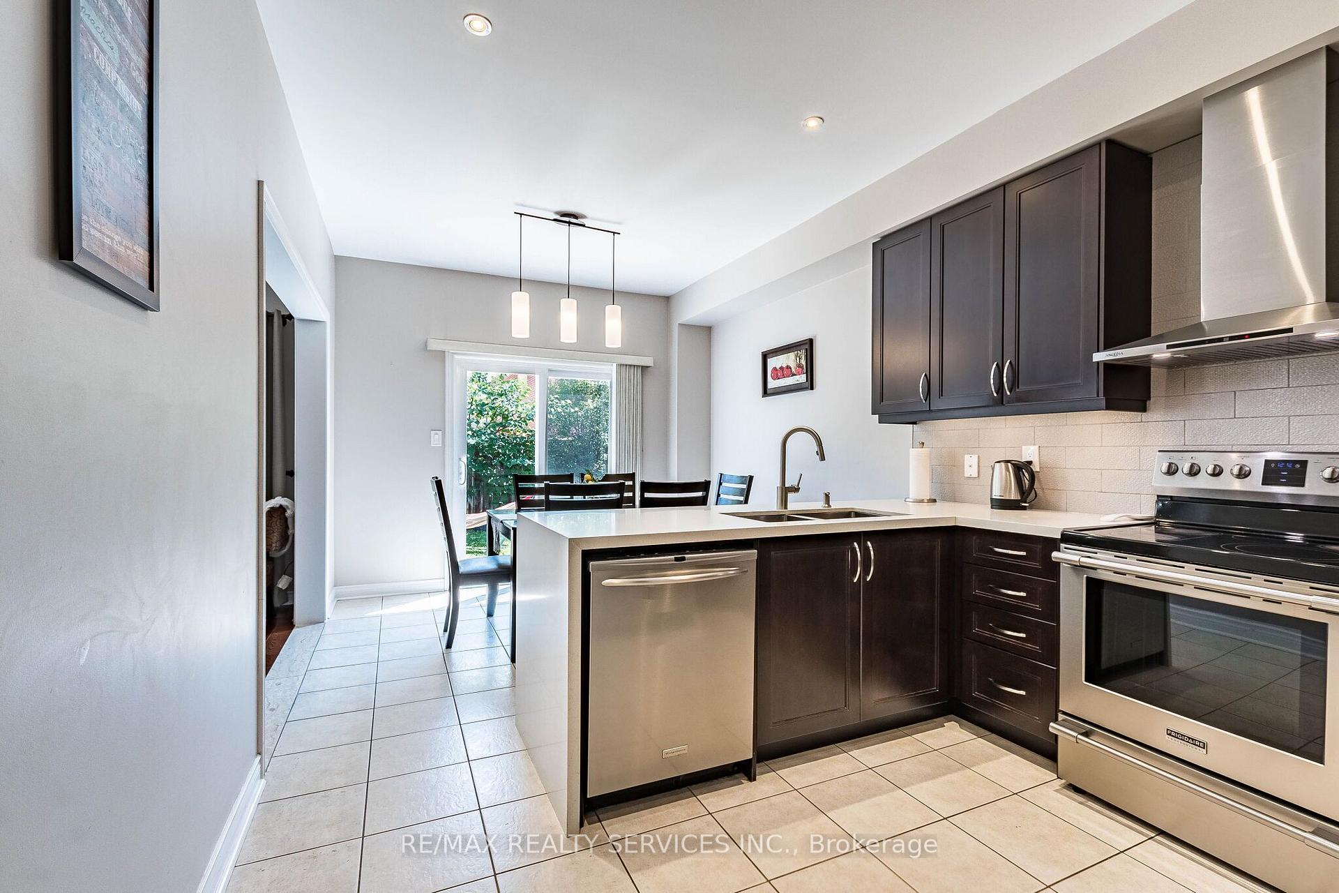 Photo 21 of 151 Fairhill Avenue, Brampton, Fletcher's Meadow — HOMEH