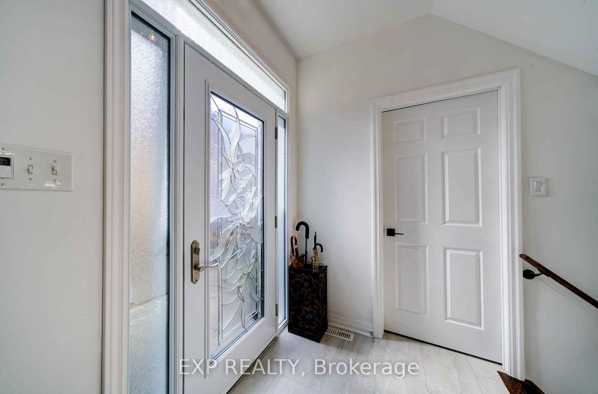 Photo 4 of 1 Silver Crescent, Collingwood — HOMEH