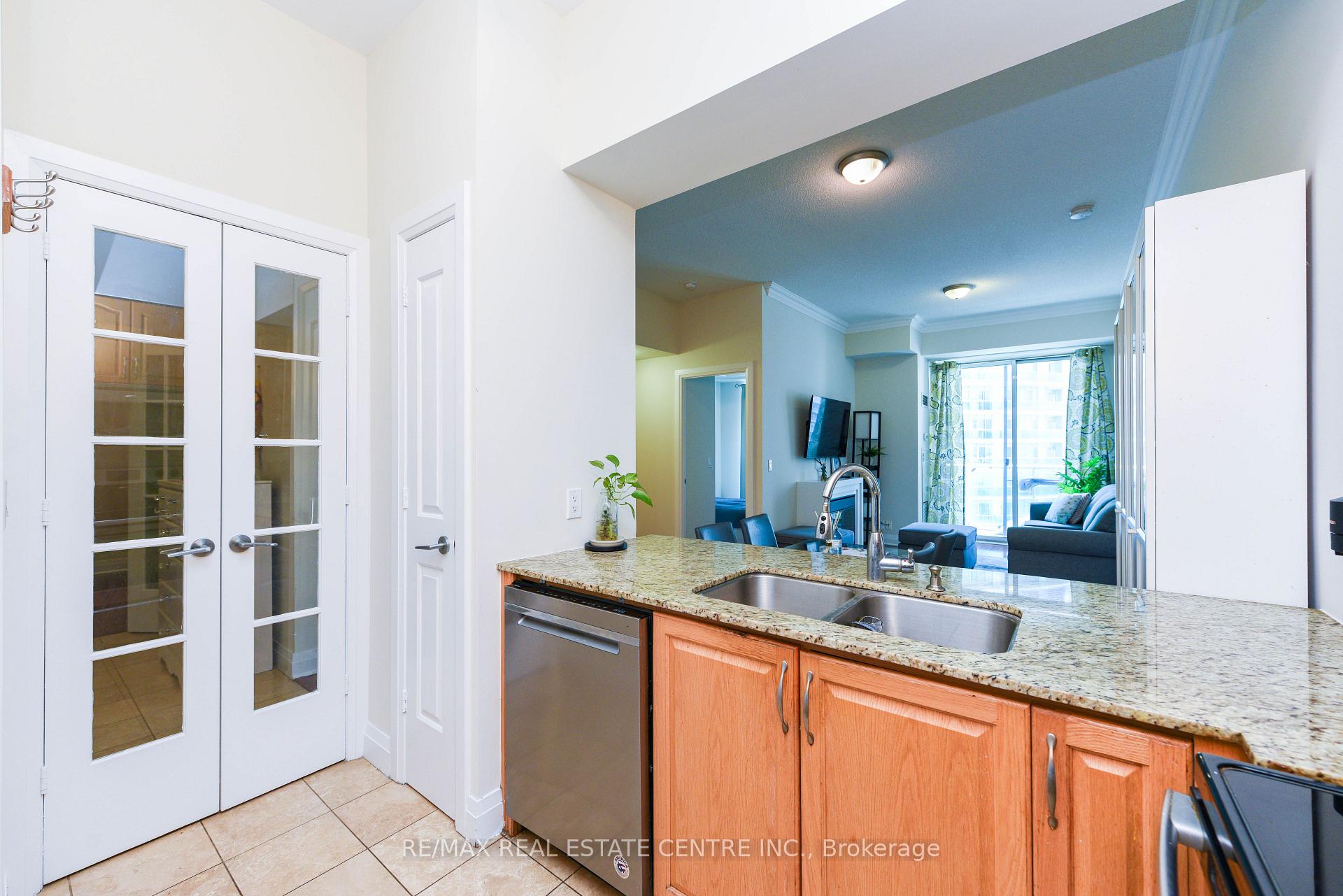 Photo 5 of Unit 2605, 90 Absolute Avenue, Mississauga, City Centre — HOMEH