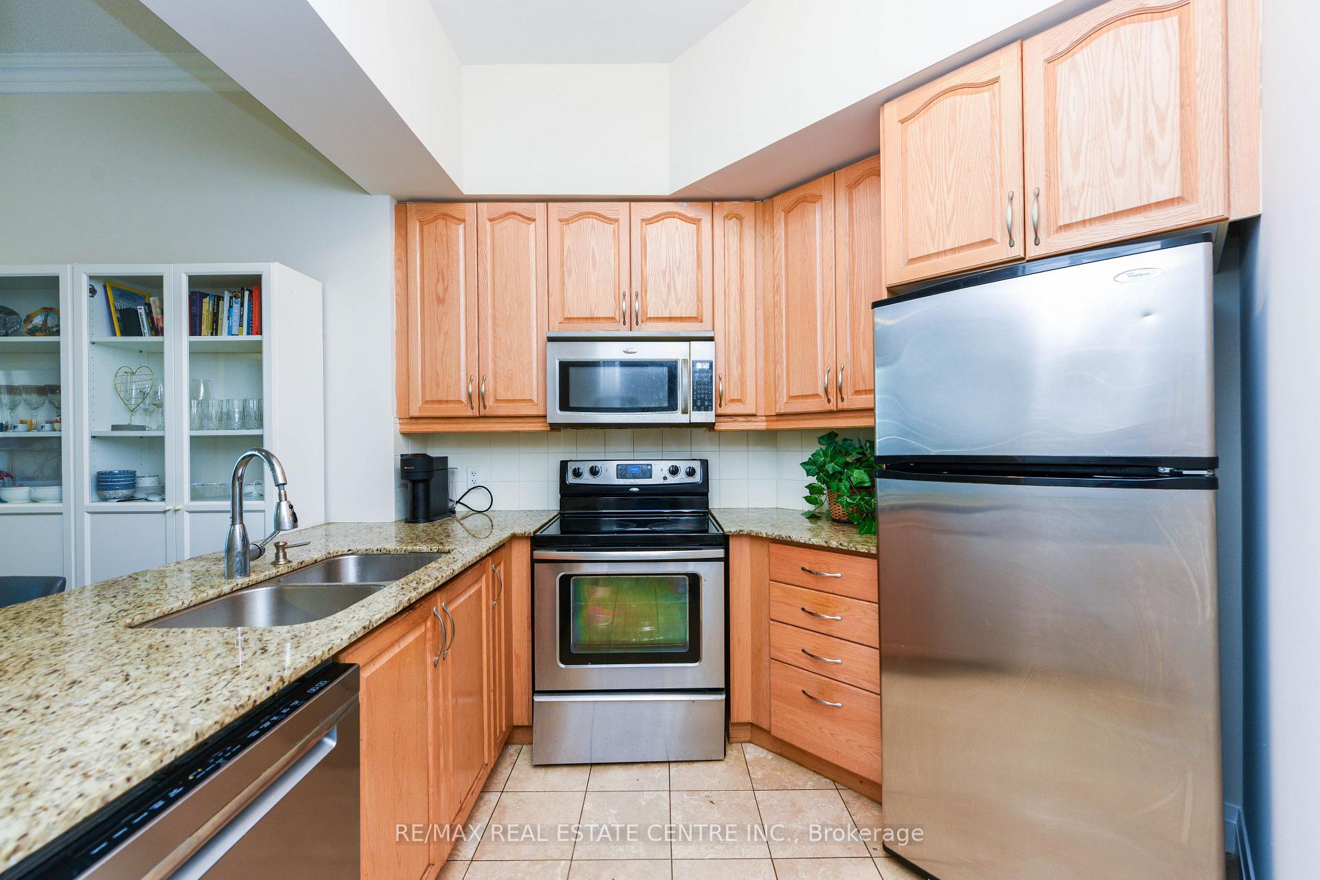 Photo 7 of Unit 2605, 90 Absolute Avenue, Mississauga, City Centre — HOMEH