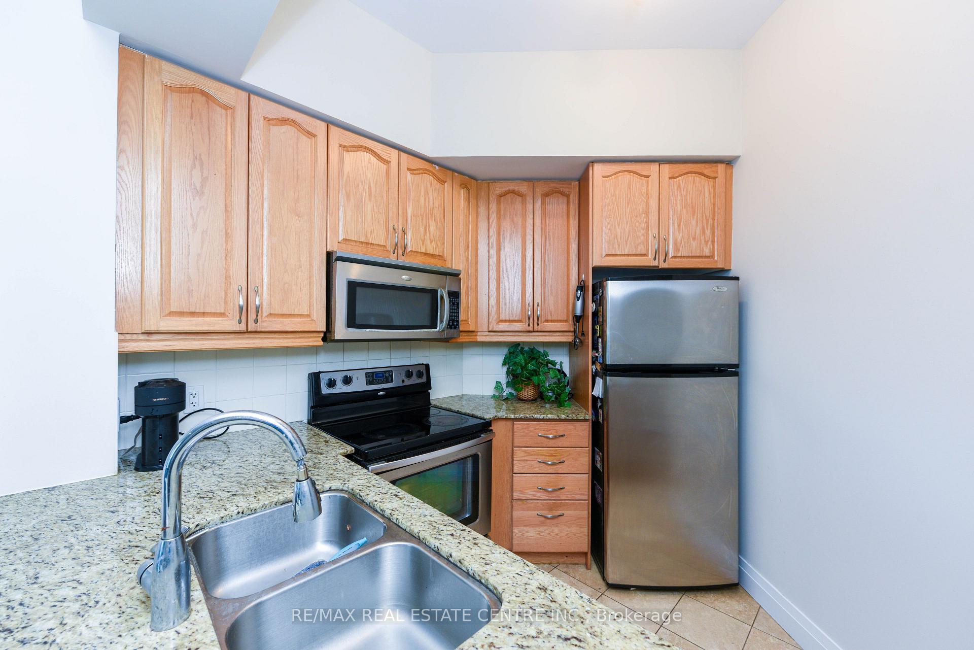 Photo 9 of Unit 2605, 90 Absolute Avenue, Mississauga, City Centre — HOMEH