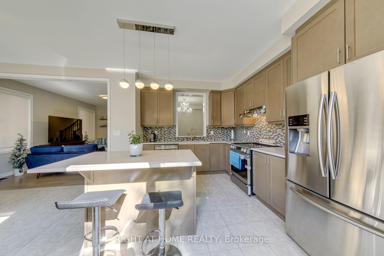 Photo 15 of 40 Stillwater Crescent, Hamilton, Waterdown — HOMEH