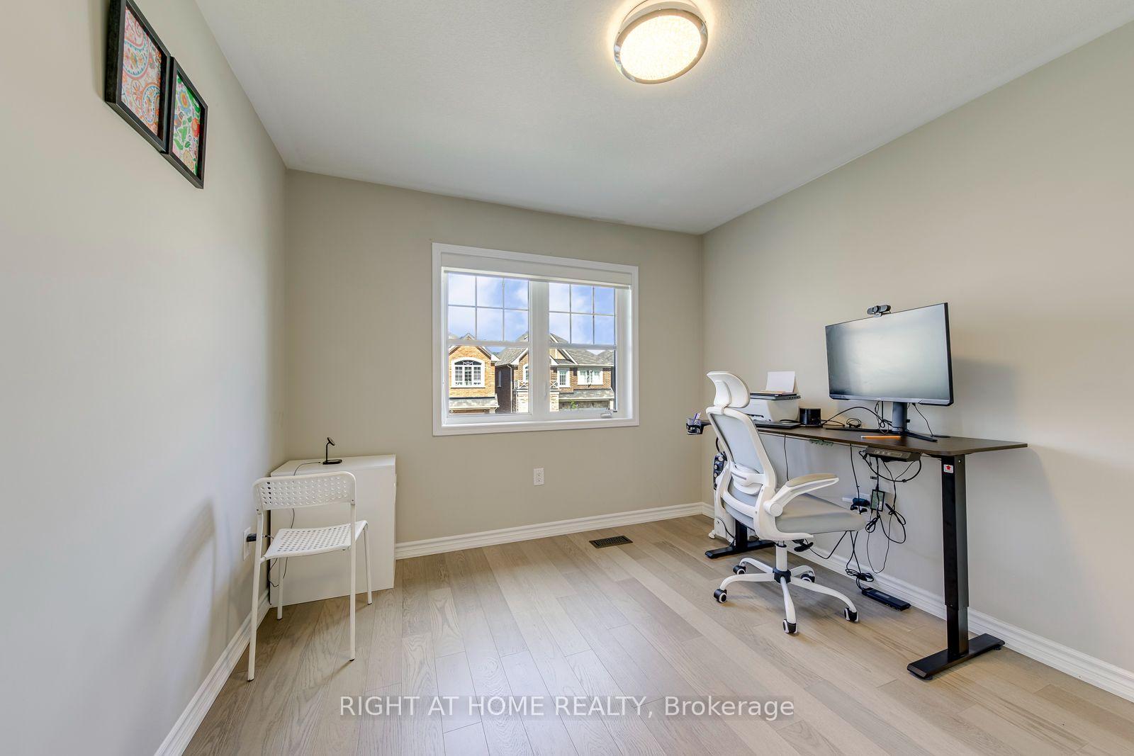 Photo 26 of 40 Stillwater Crescent, Hamilton, Waterdown — HOMEH
