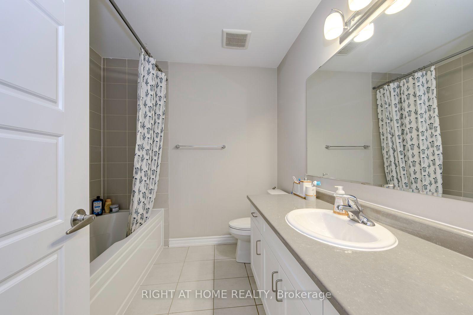 Photo 29 of 40 Stillwater Crescent, Hamilton, Waterdown — HOMEH