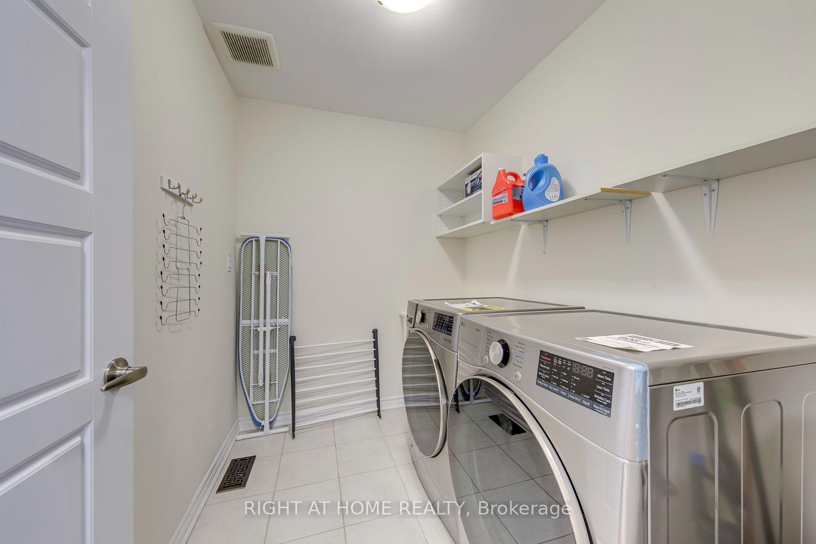 Photo 30 of 40 Stillwater Crescent, Hamilton, Waterdown — HOMEH