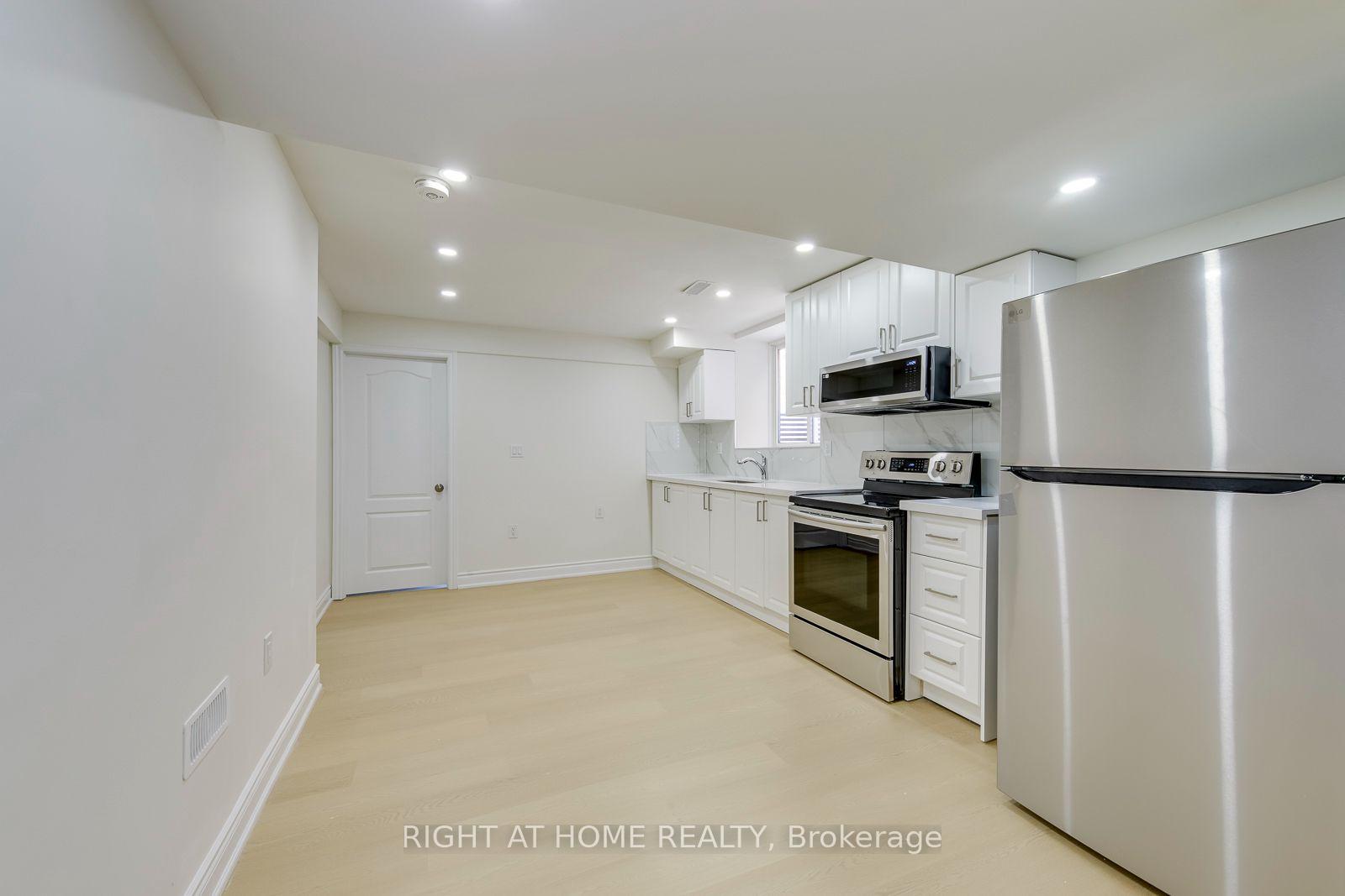 Photo 35 of 40 Stillwater Crescent, Hamilton, Waterdown — HOMEH