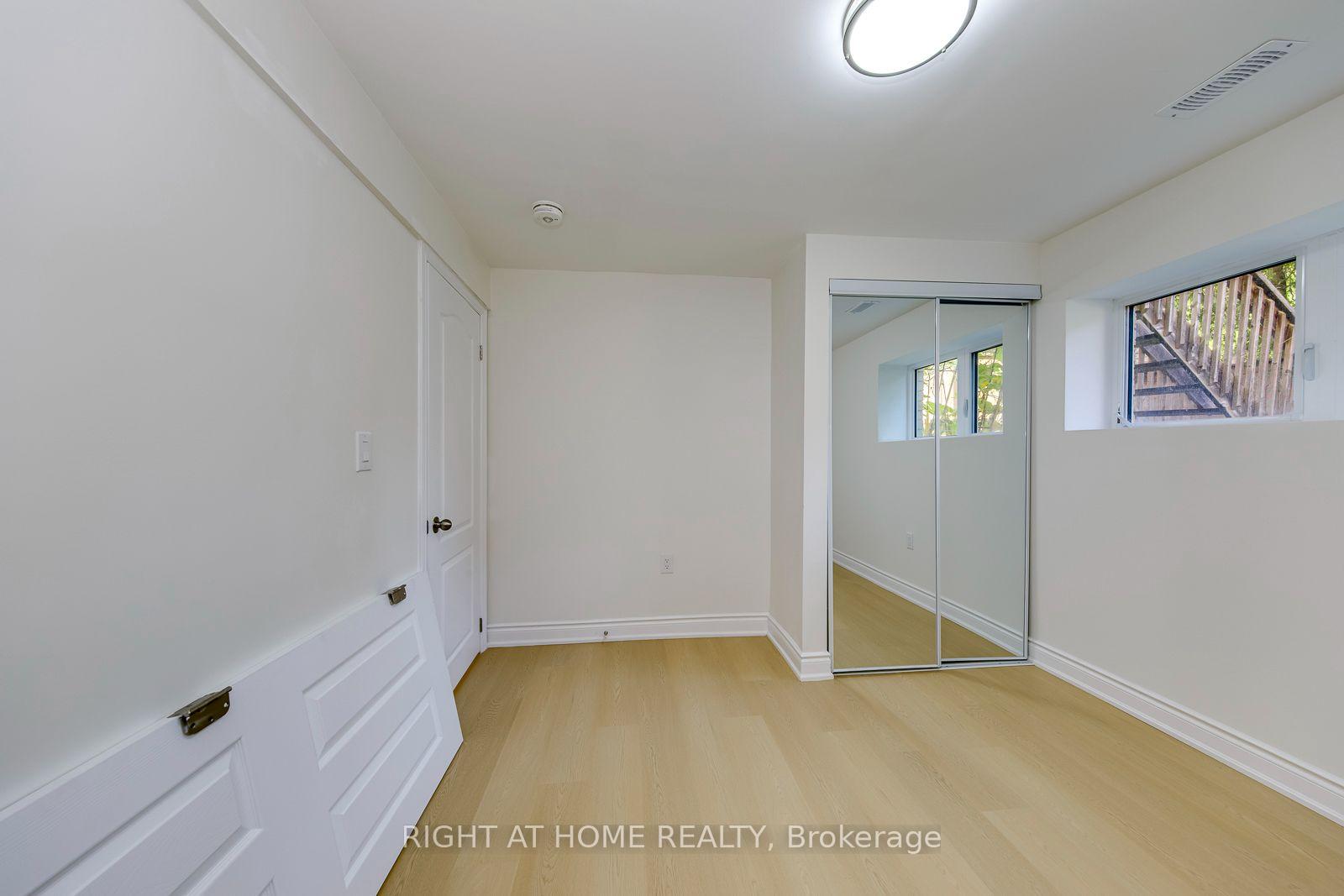 Photo 36 of 40 Stillwater Crescent, Hamilton, Waterdown — HOMEH