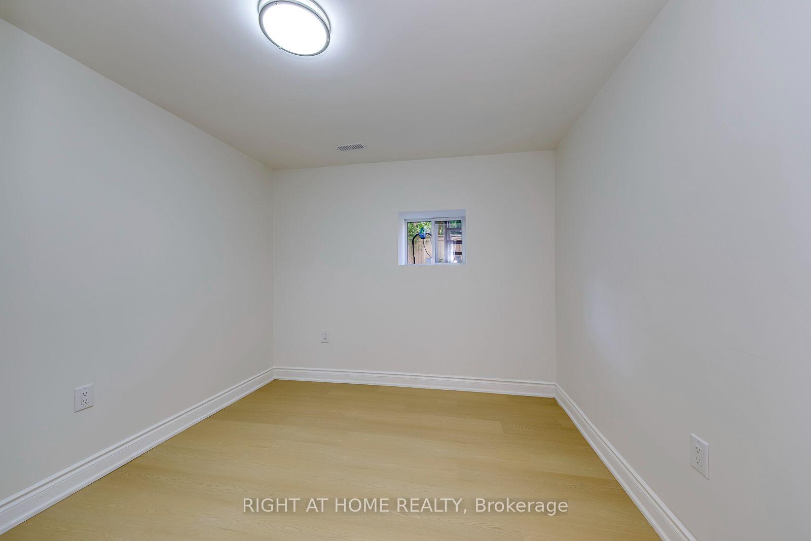 Photo 37 of 40 Stillwater Crescent, Hamilton, Waterdown — HOMEH