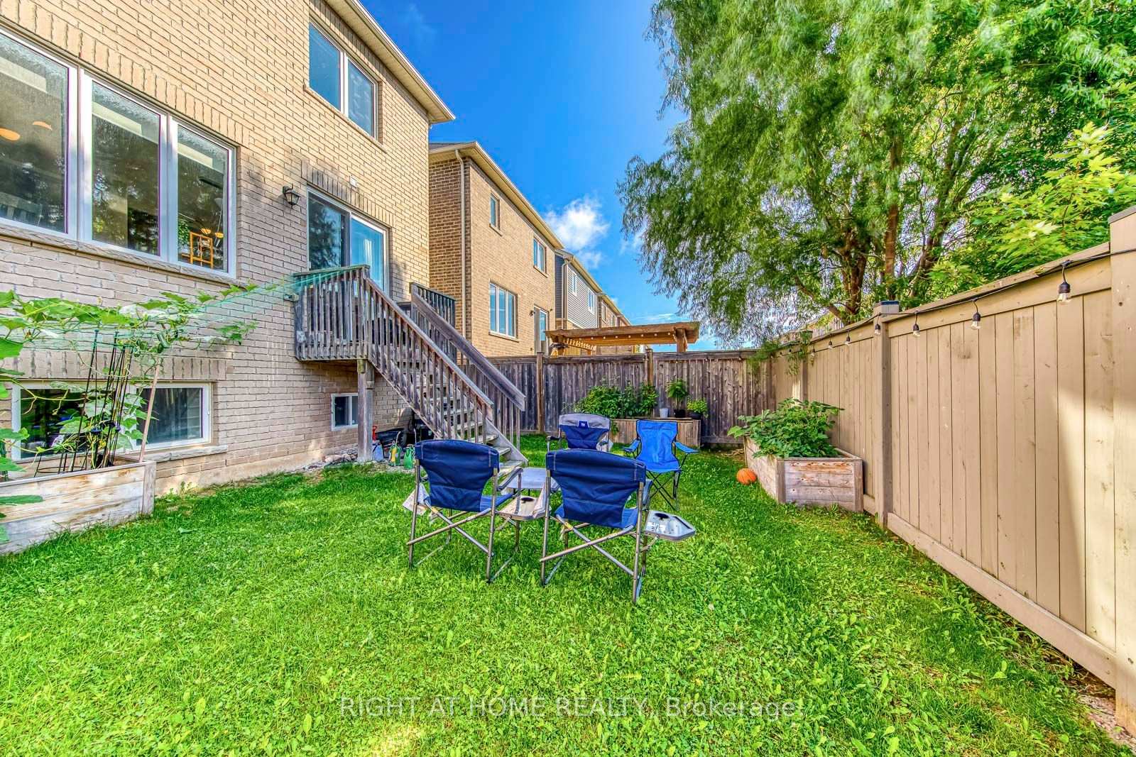Photo 40 of 40 Stillwater Crescent, Hamilton, Waterdown — HOMEH