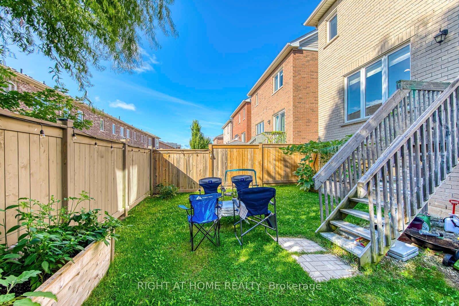 Photo 42 of 40 Stillwater Crescent, Hamilton, Waterdown — HOMEH