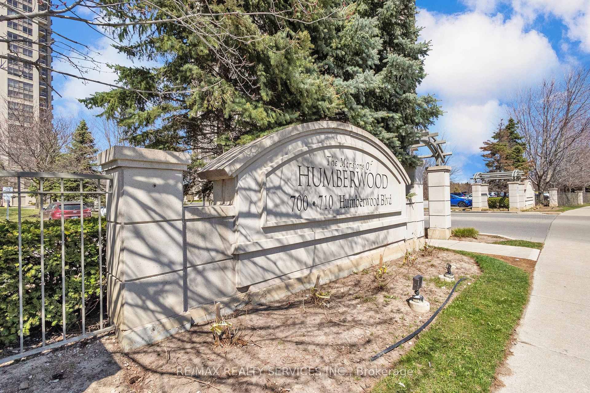 Photo 2 of Unit 1027, 700 Humberwood Boulevard, Etobicoke, West Humber-Clairville — HOMEH