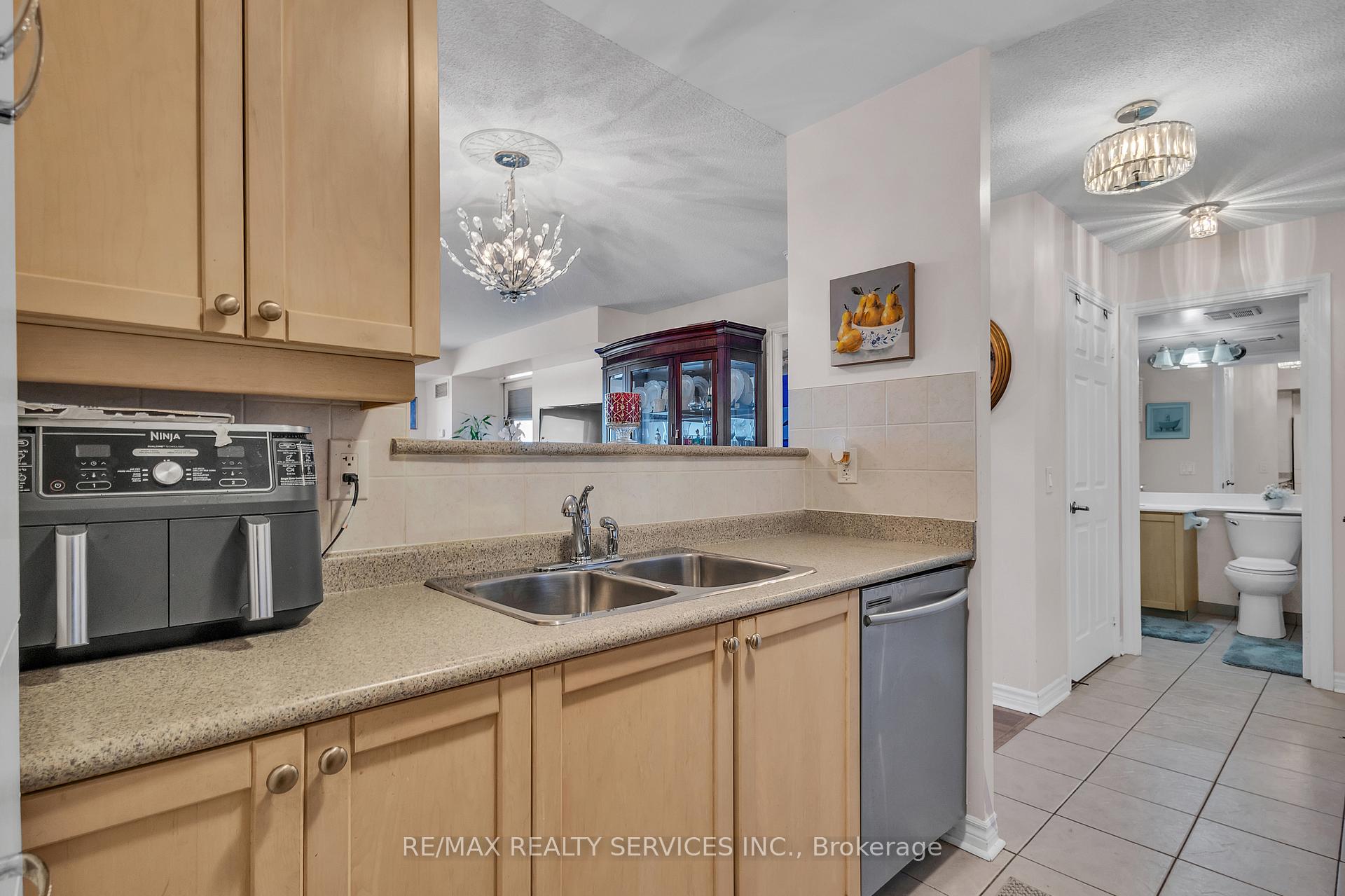 Photo 11 of Unit 1027, 700 Humberwood Boulevard, Etobicoke, West Humber-Clairville — HOMEH
