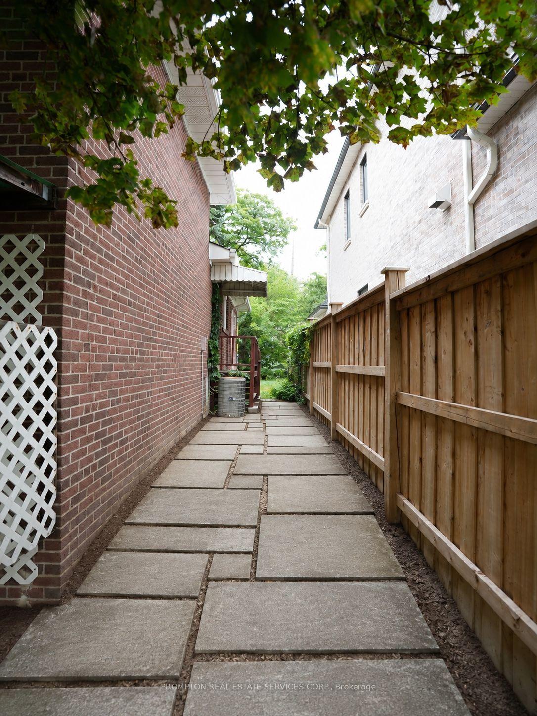 Photo 24 of 25 Lehar Crescent, North York, Hillcrest Village — HOMEH