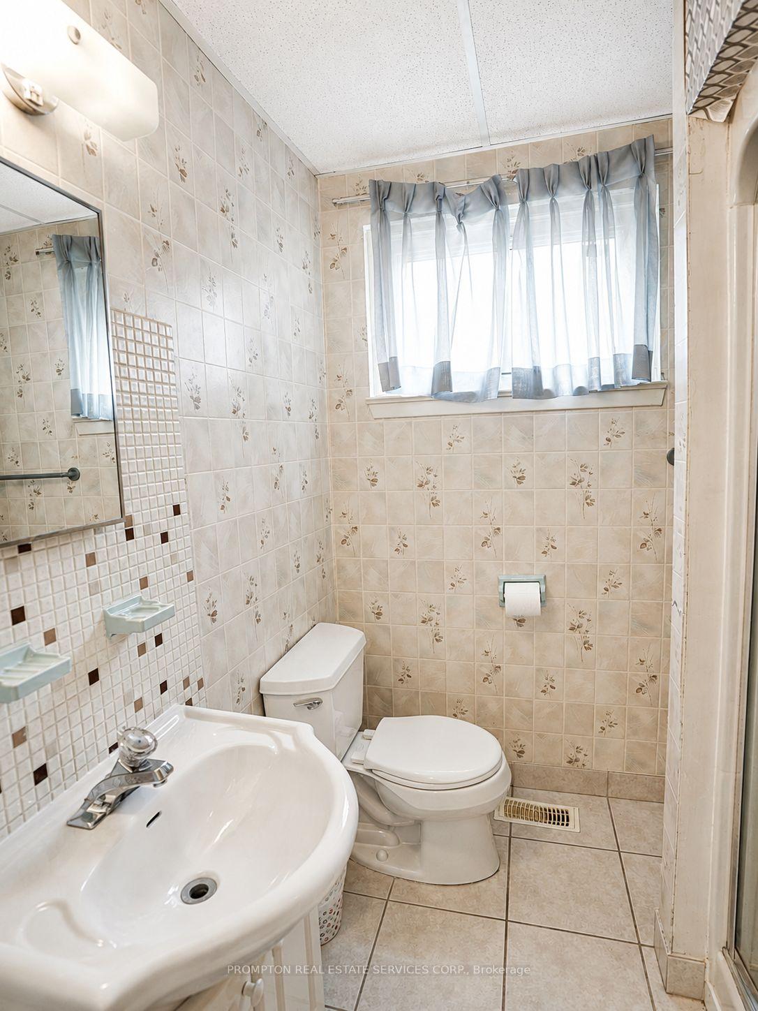 Photo 22 of 25 Lehar Crescent, North York, Hillcrest Village — HOMEH