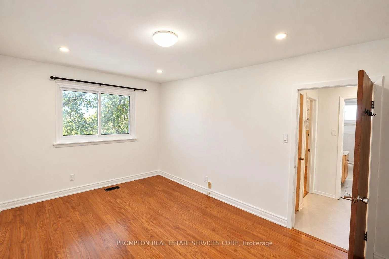 Photo 6 of 25 Lehar Crescent, North York, Hillcrest Village — HOMEH