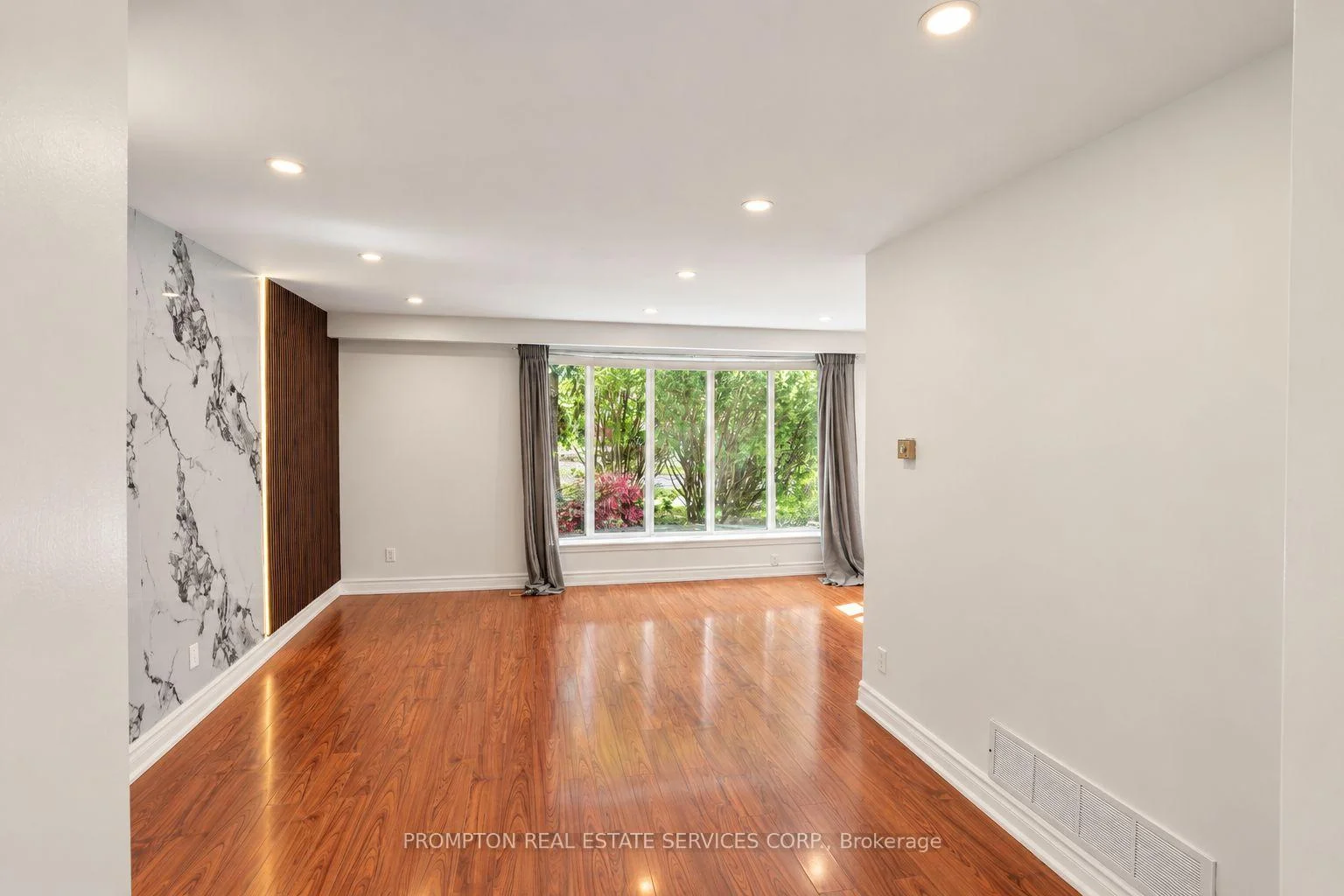 Photo 7 of 25 Lehar Crescent, North York, Hillcrest Village — HOMEH