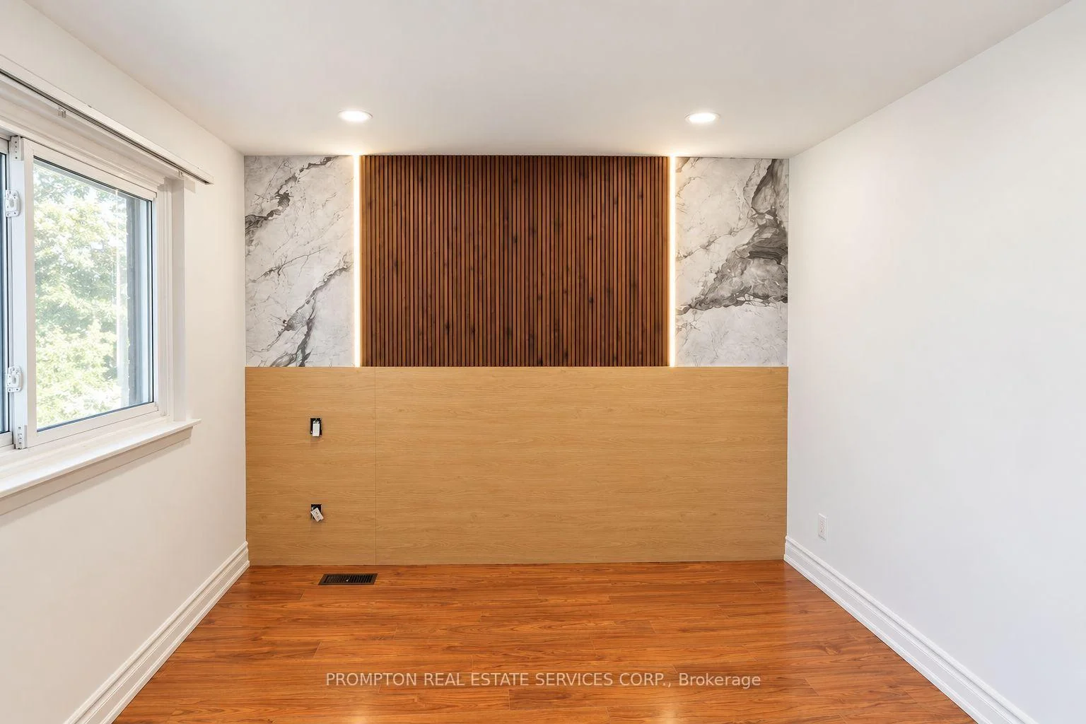 Photo 8 of 25 Lehar Crescent, North York, Hillcrest Village — HOMEH