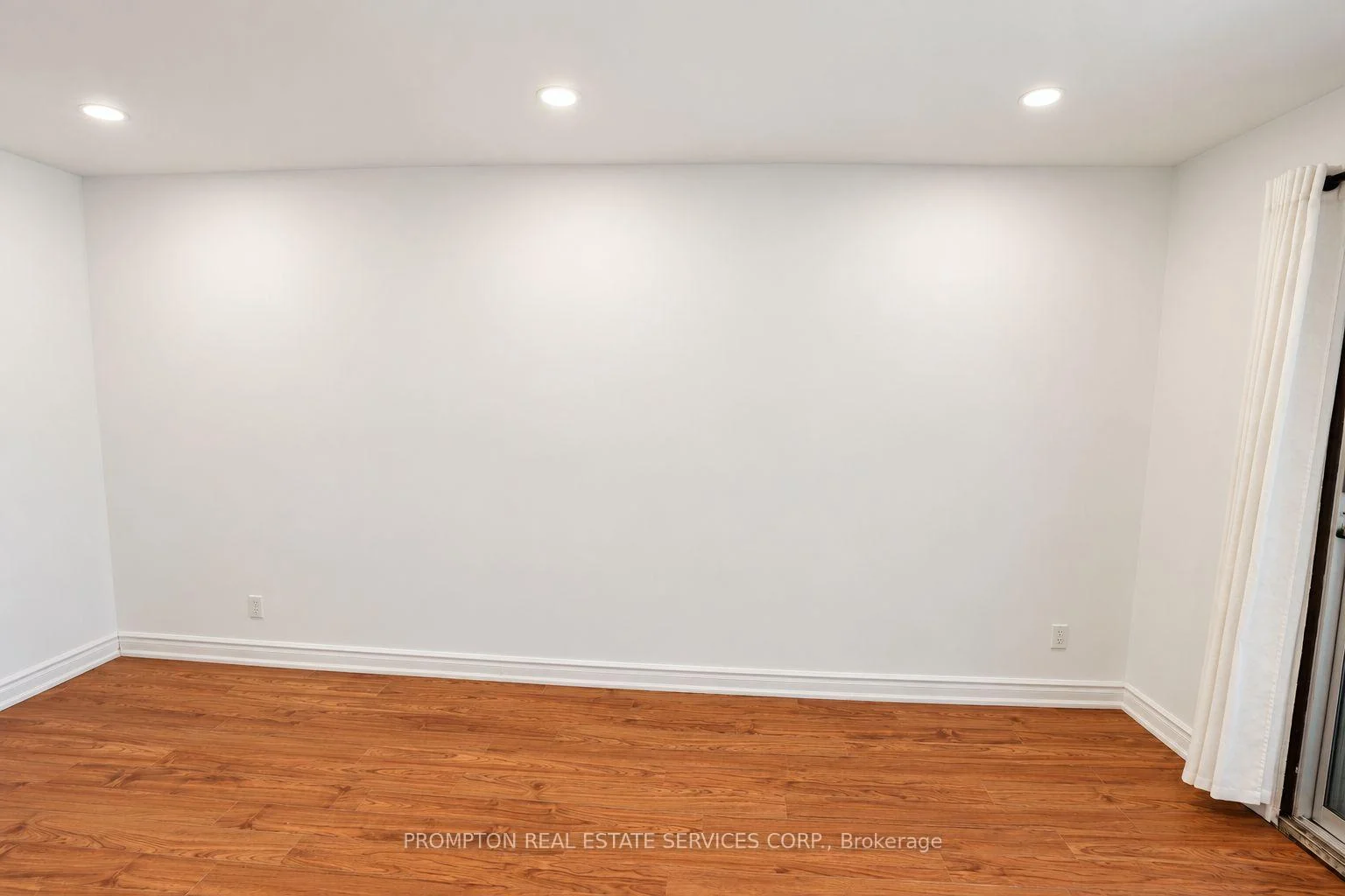 Photo 13 of 25 Lehar Crescent, North York, Hillcrest Village — HOMEH